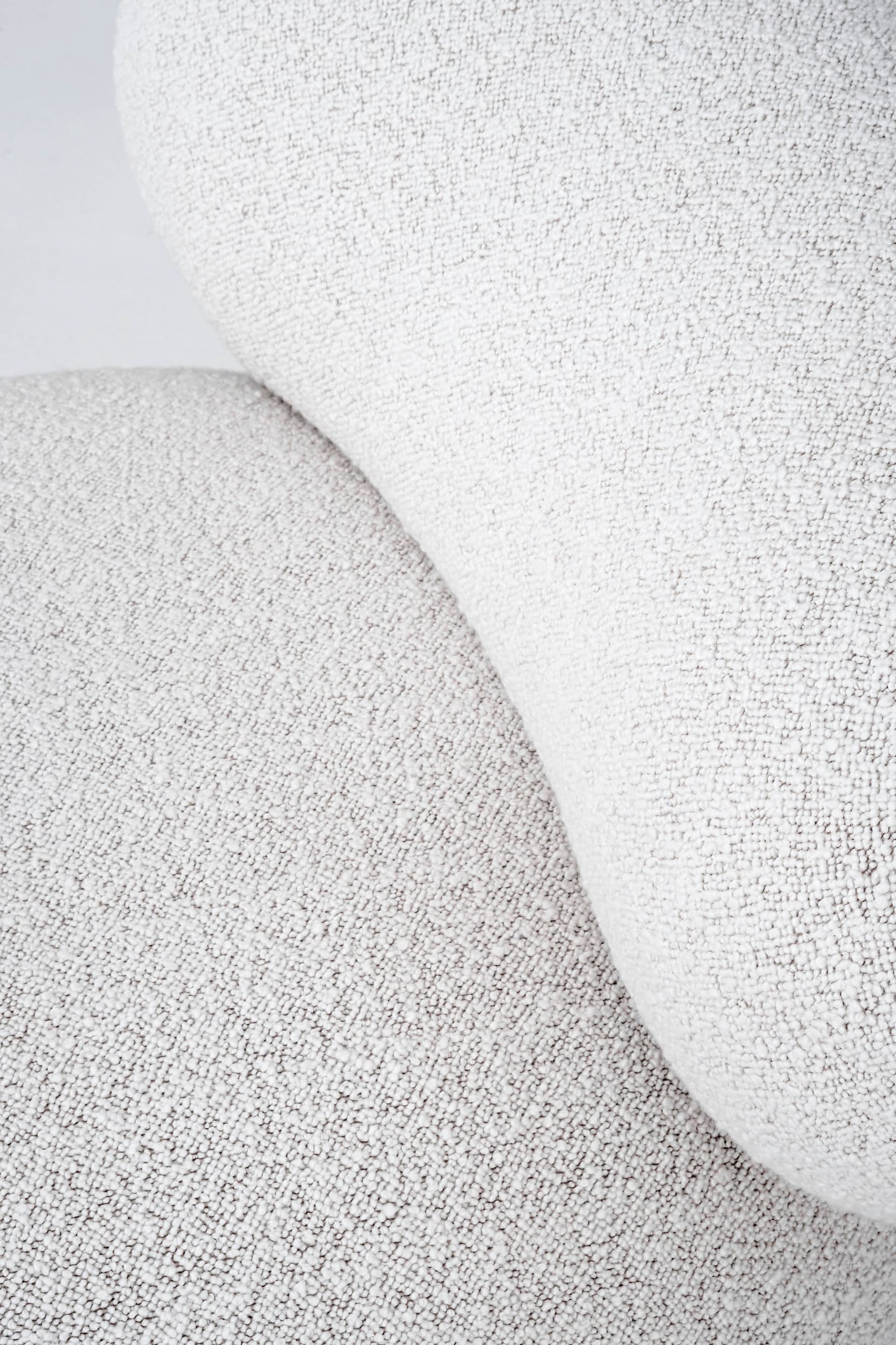 NOOM
FLOCK
Fabric easy chair — 29