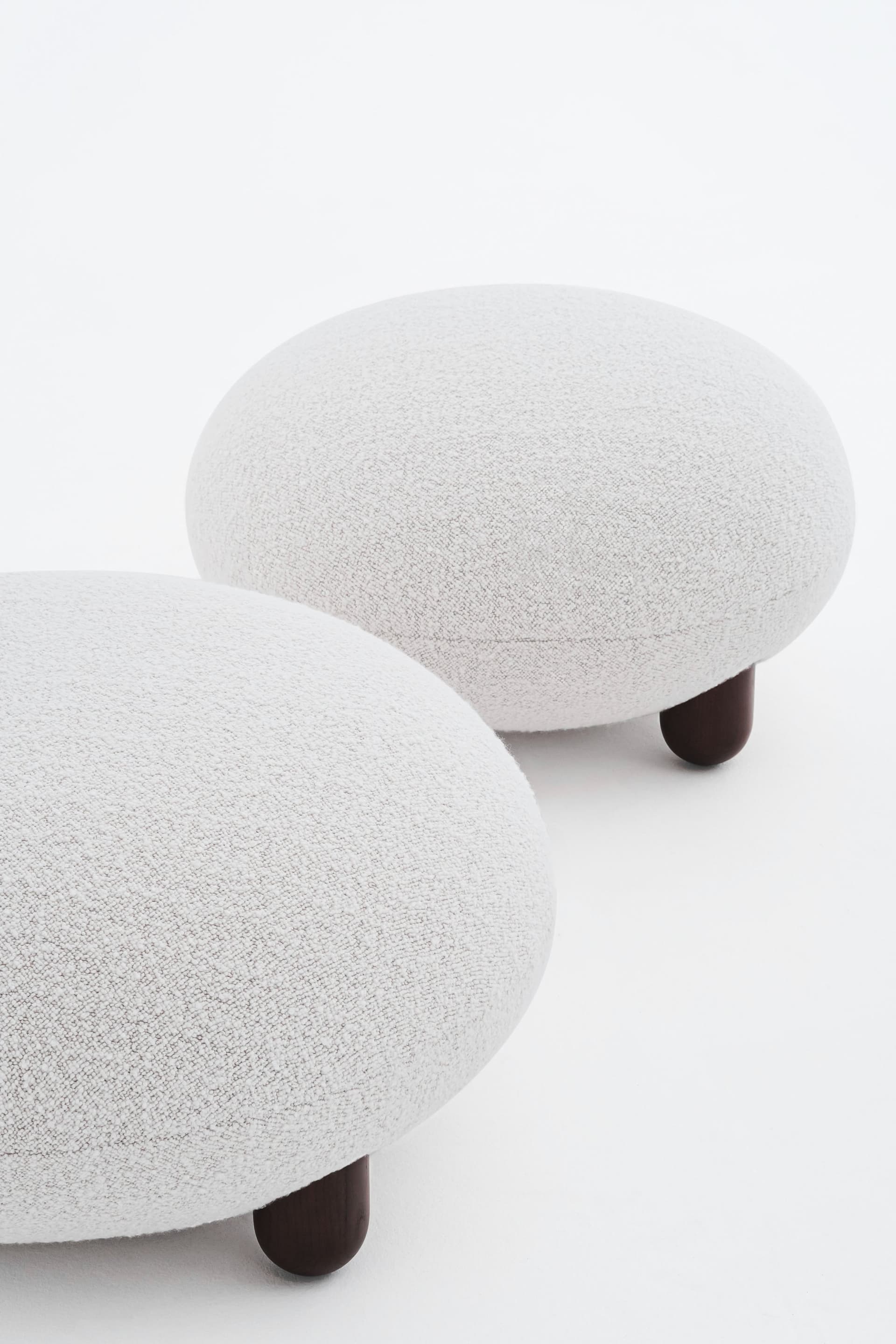 NOOM
FLOCK
Fabric easy chair — 32