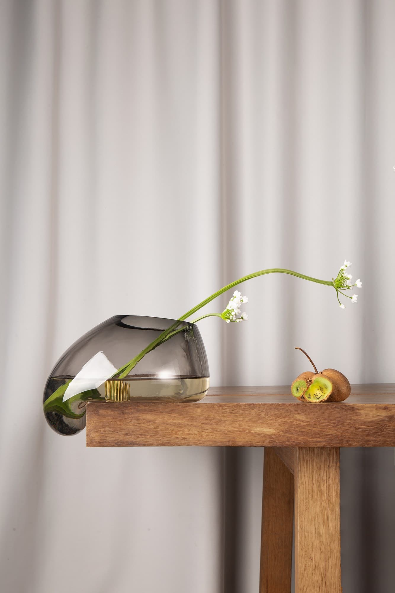 NOOM
GUTTA CS3
Blown glass vase — 7