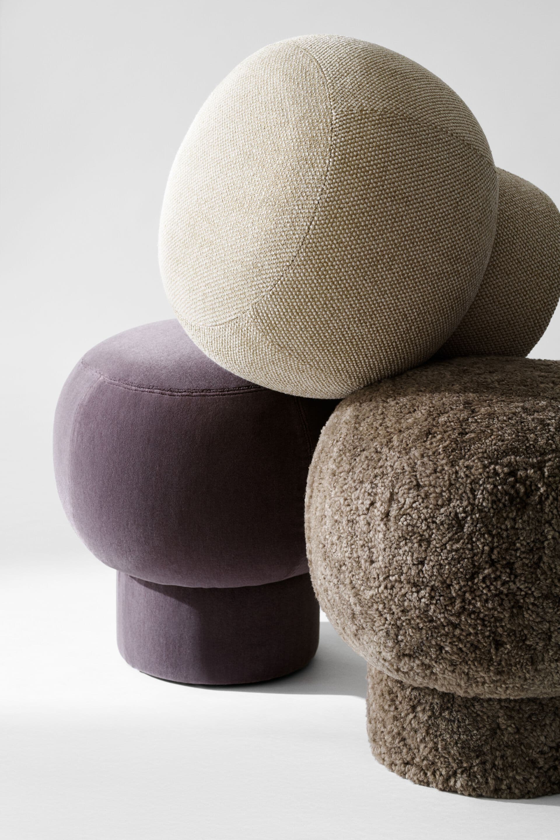 NORR11
LIÈGE
Round fabric pouf — 18