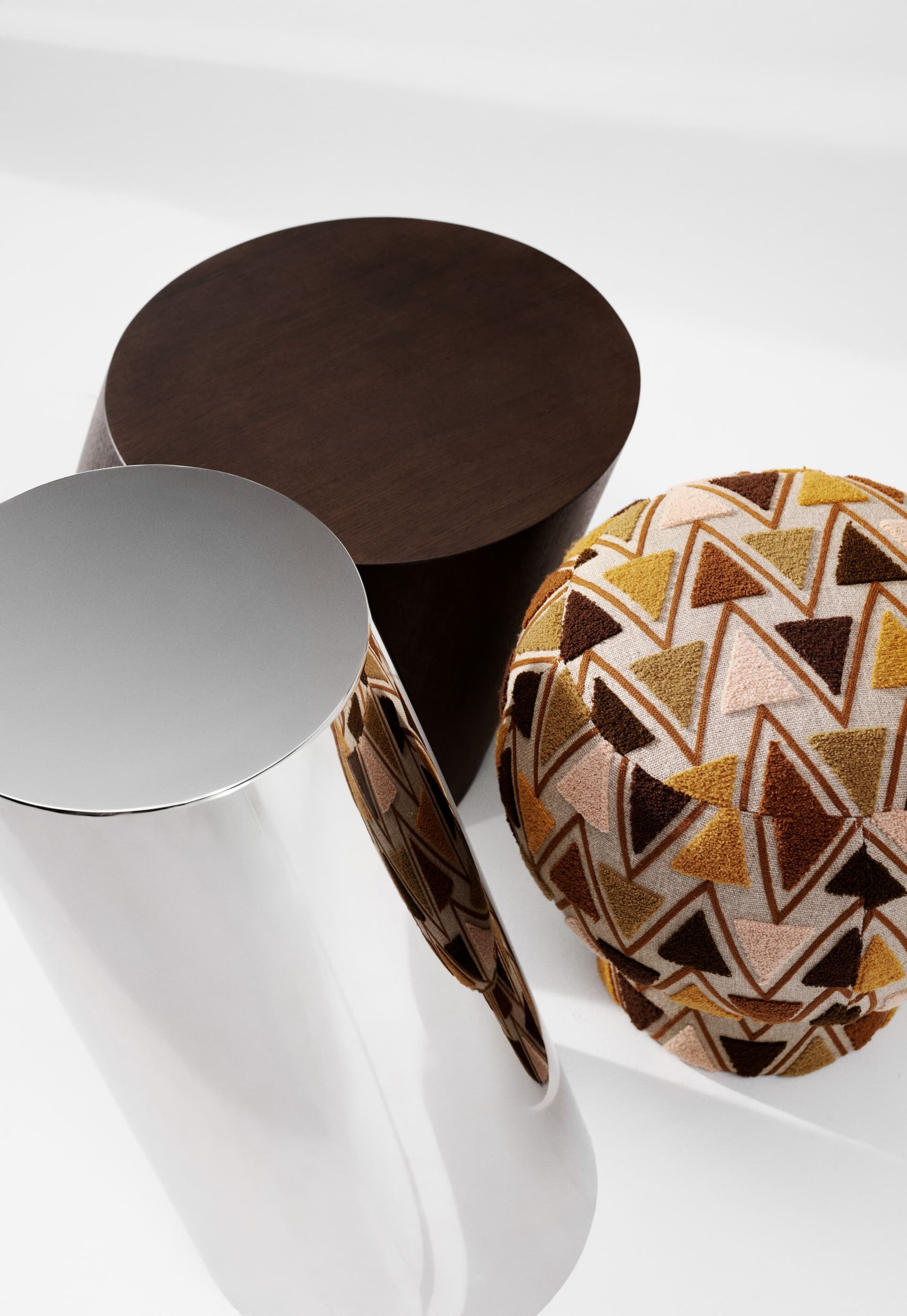 NORR11
LIÈGE
Round fabric pouf — 23