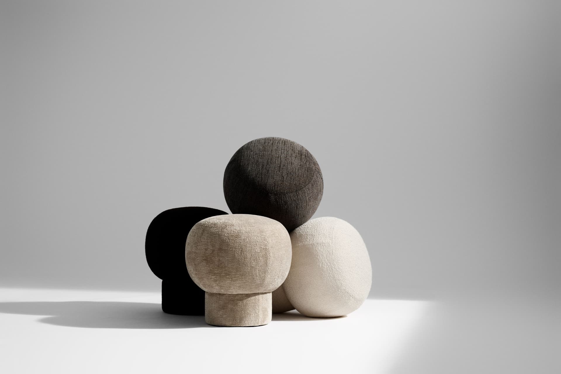 NORR11
LIÈGE
Round fabric pouf — 24
