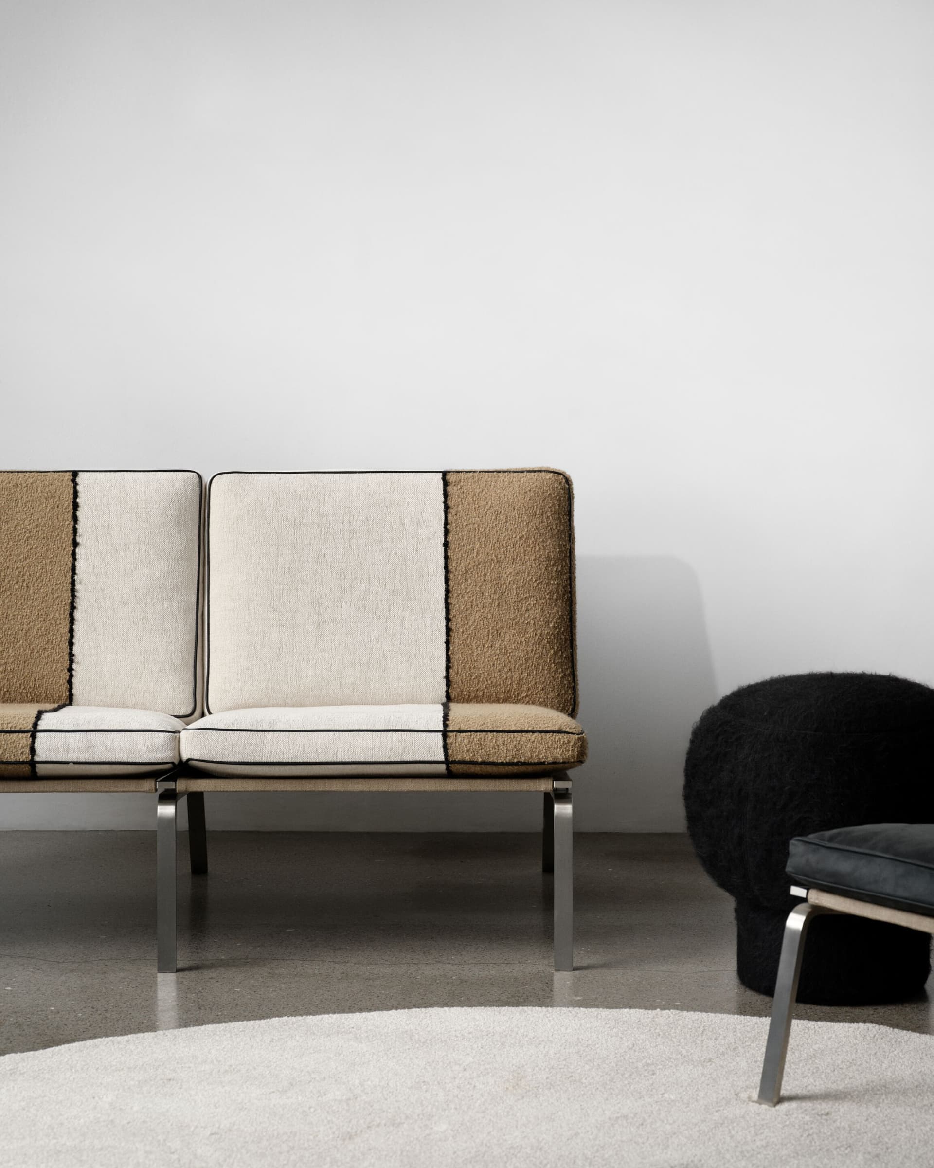 NORR11
LIÈGE
Round fabric pouf — 6