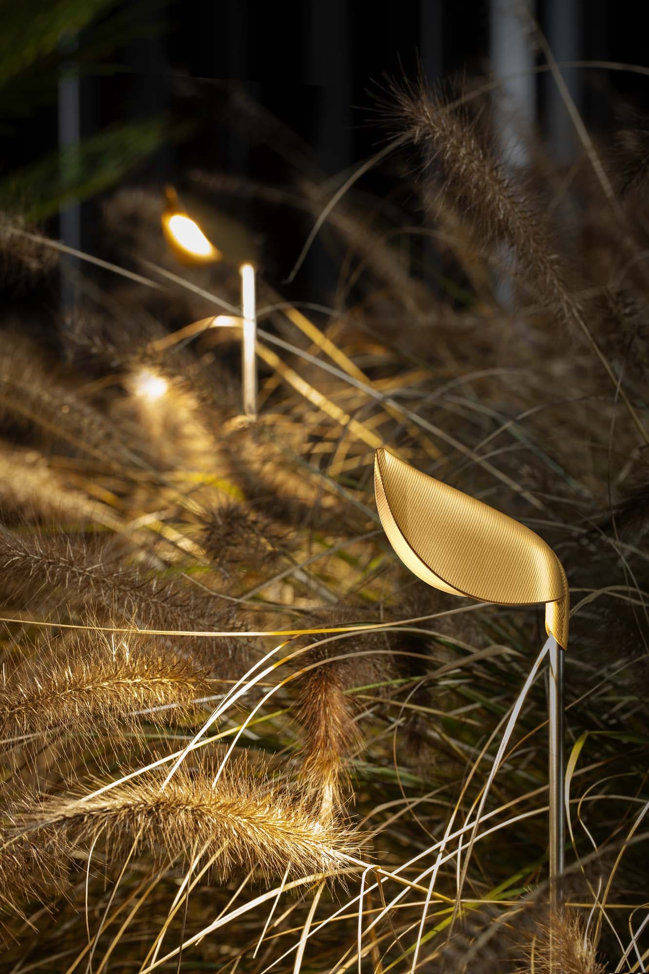 Olev
ZOELLA
LED outdoor lamp — 6