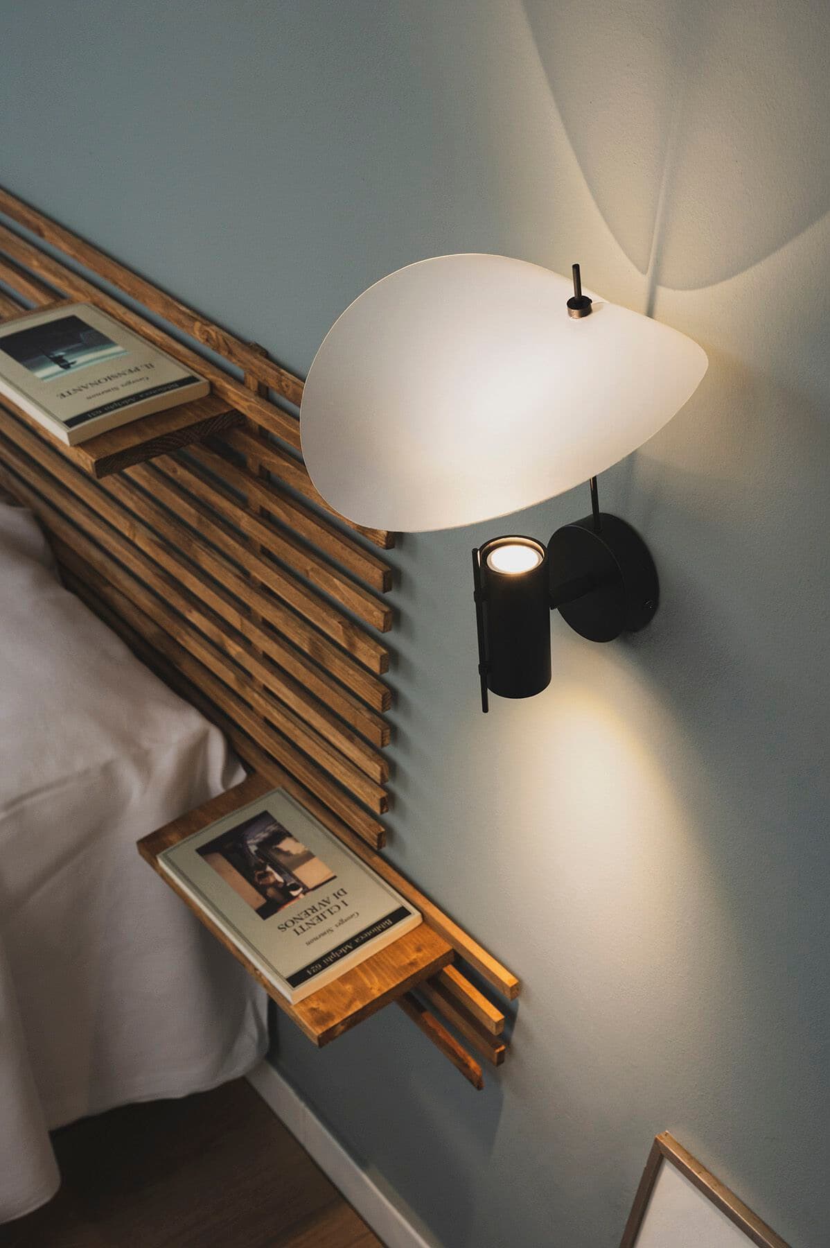 OliveLab
STILLA
Wall lamp — 11