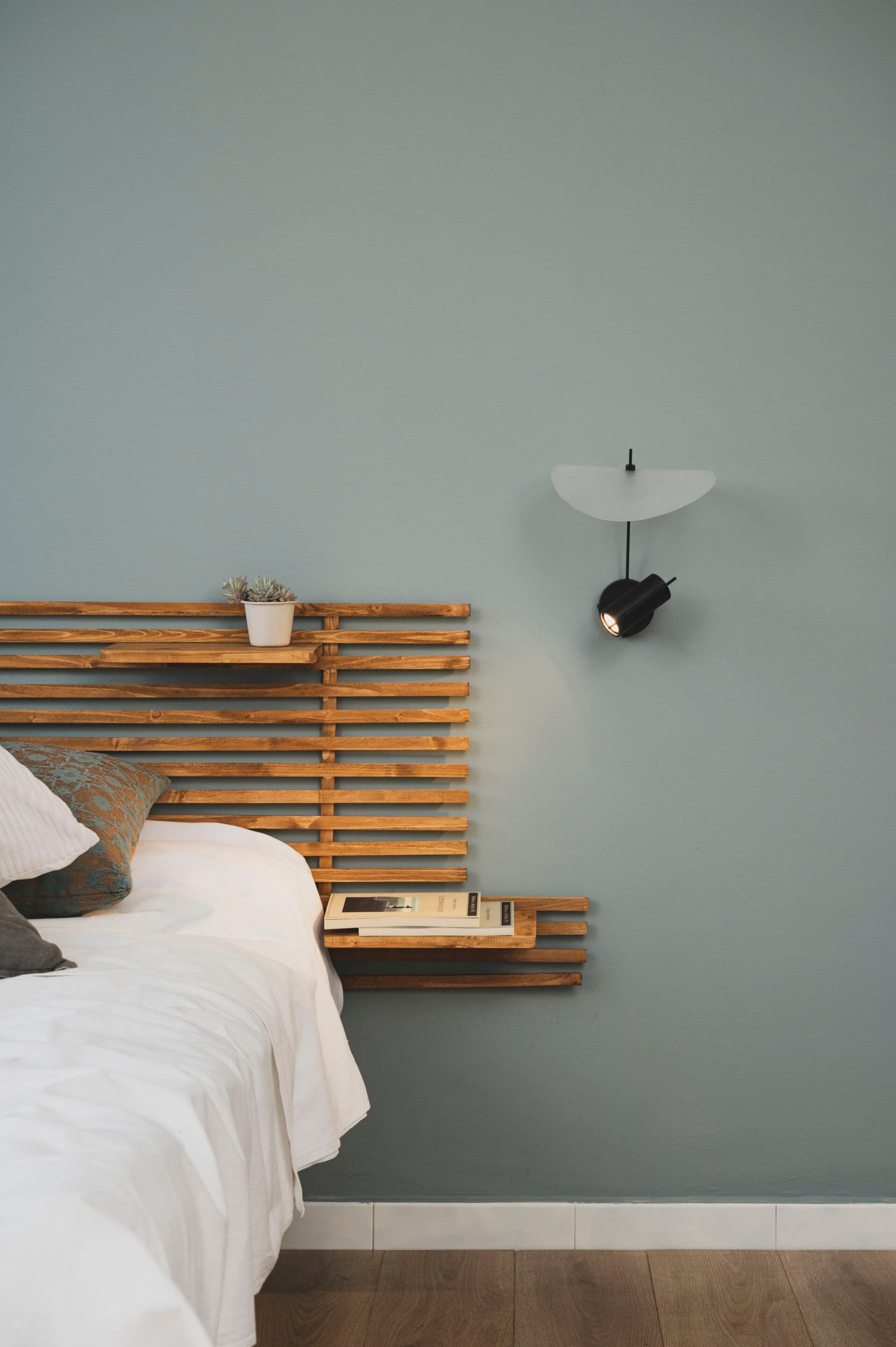 OliveLab
STILLA
Wall lamp — 4