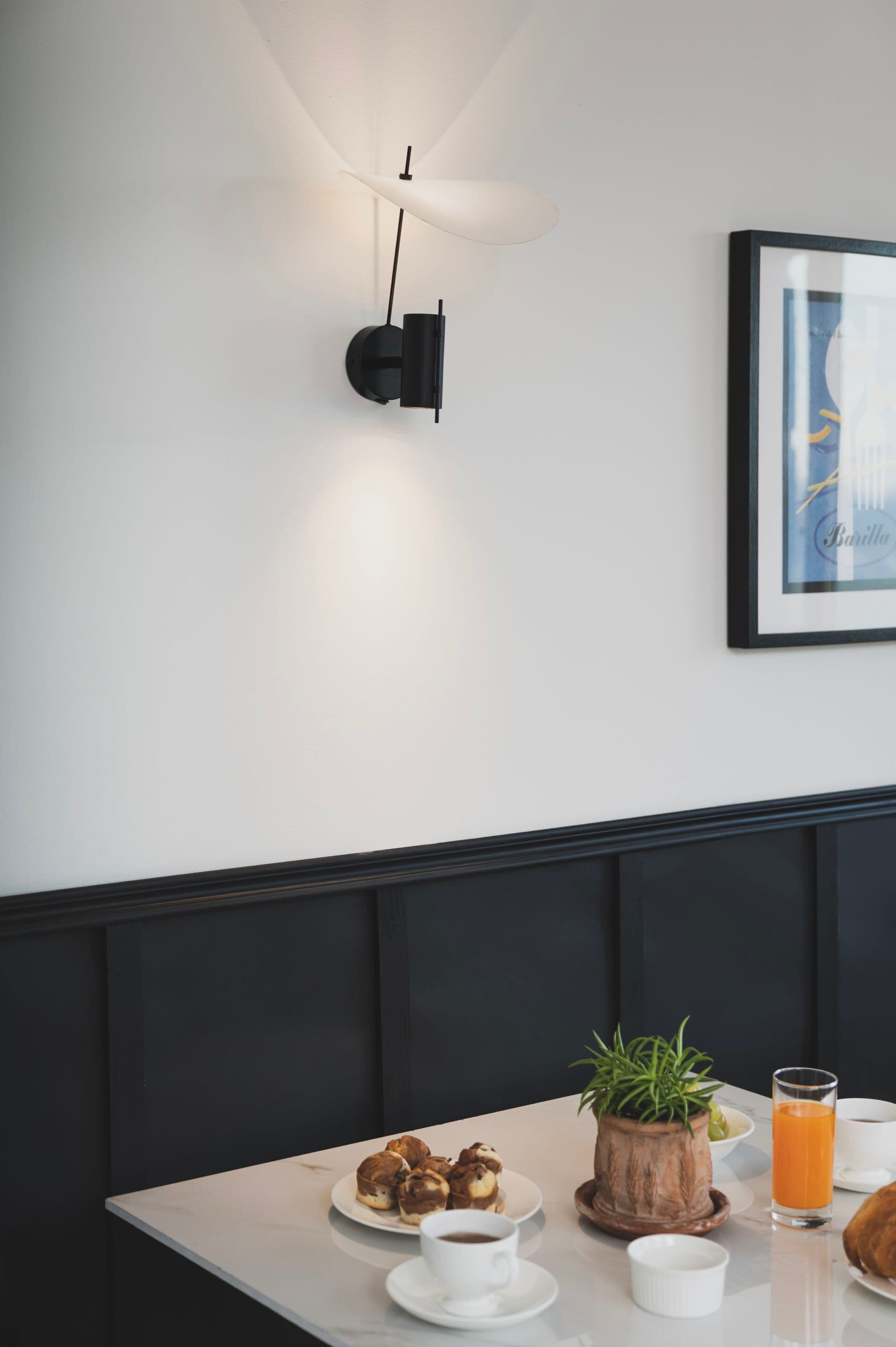 OliveLab
STILLA
Wall lamp — 9