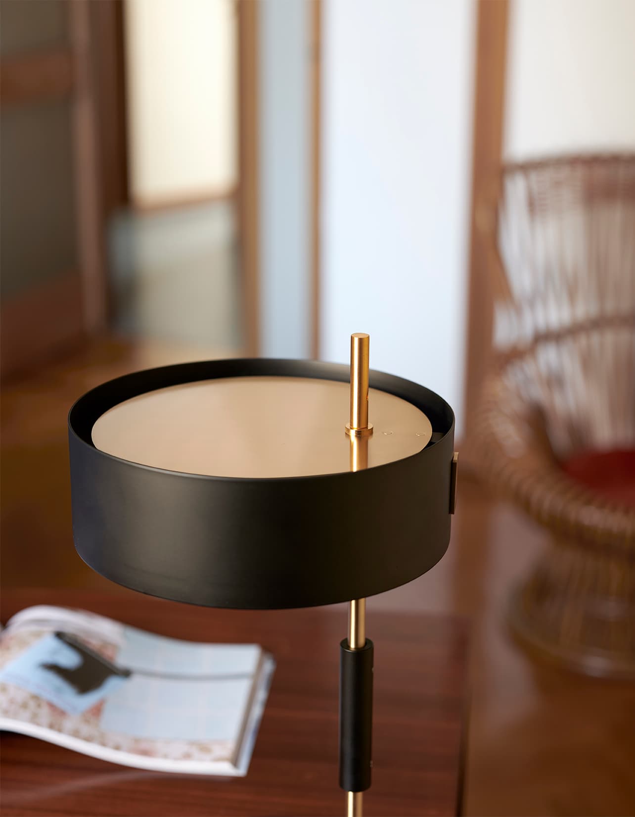 Oluce
1953
Metal table lamp — 3