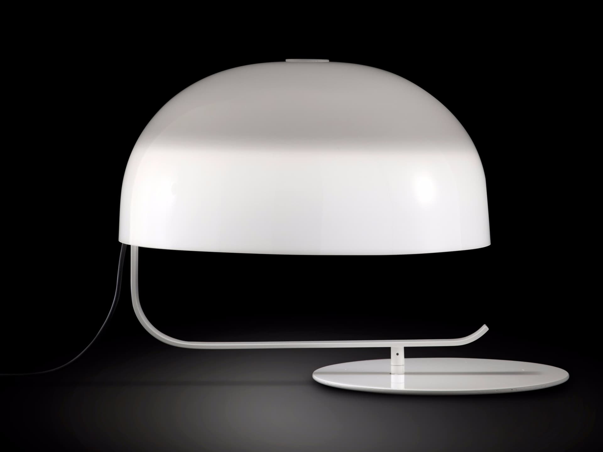 Oluce
ZANUSO - 275
PMMA table lamp — 1