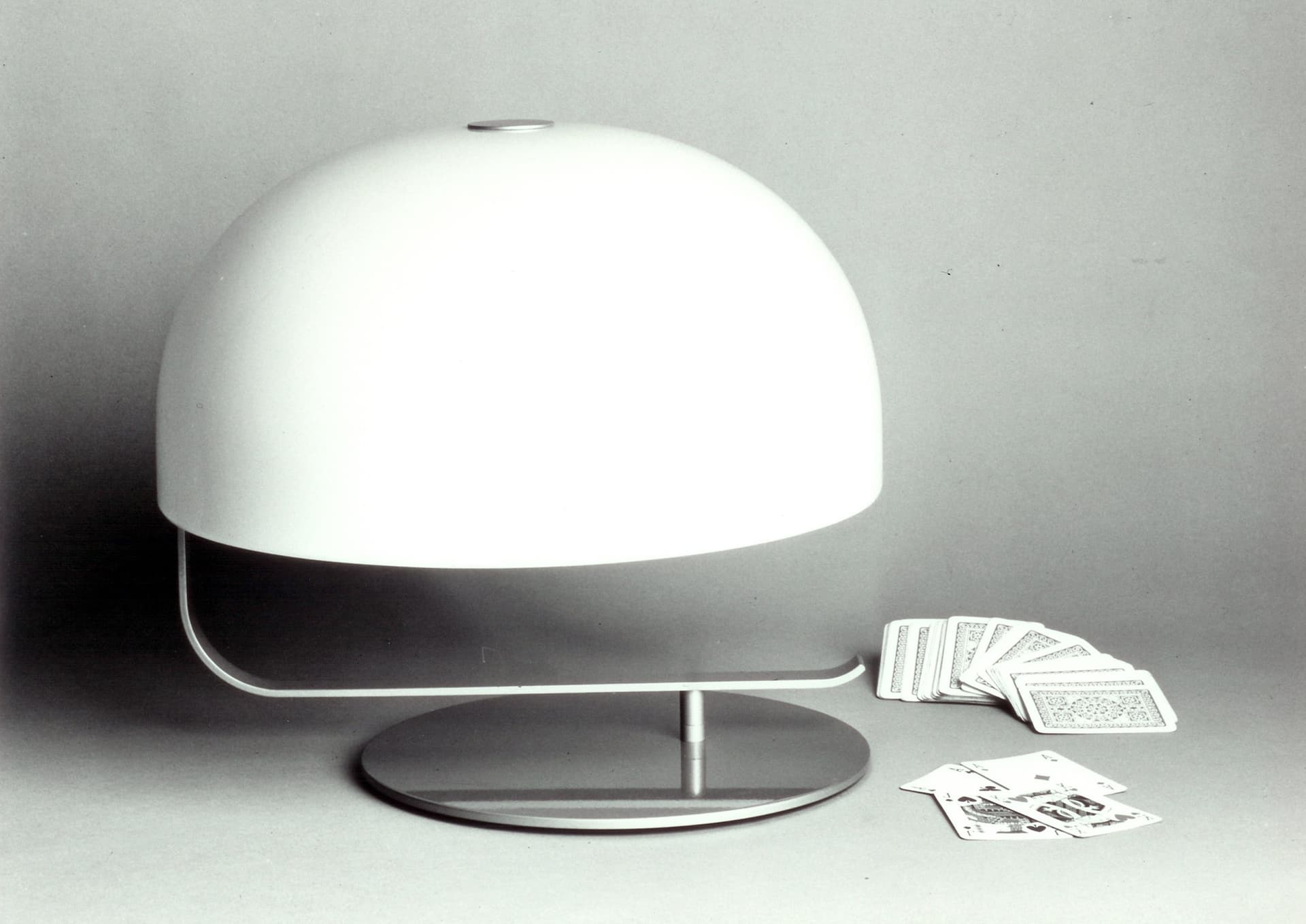 Oluce
ZANUSO - 275
PMMA table lamp — 5