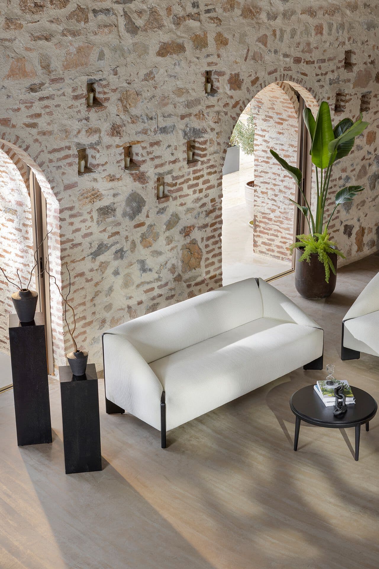 PARLA
HEW
3 seater fabric sofa — 4