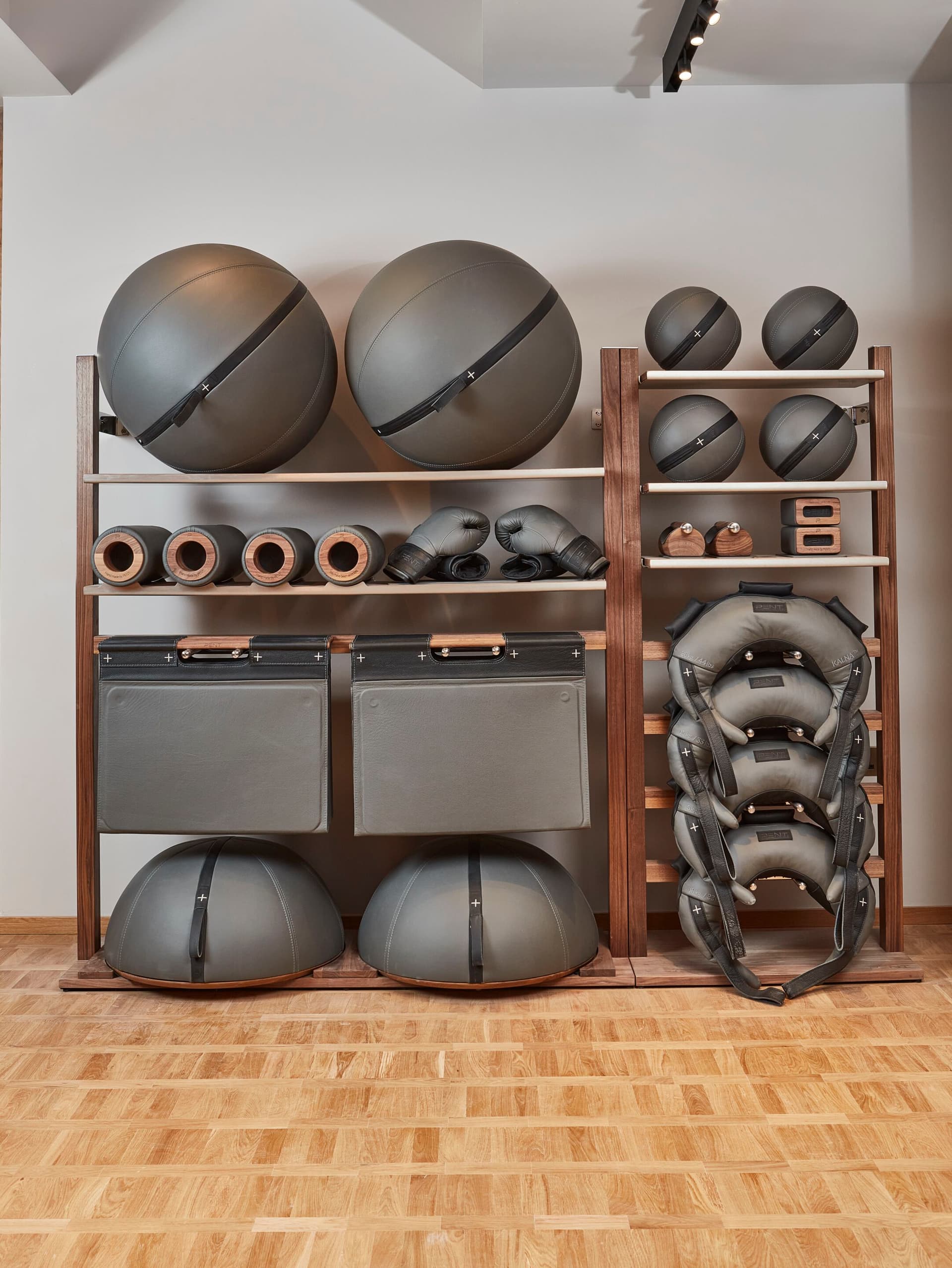 PENT.
MESNA
Leather Sitting Ball — 9
