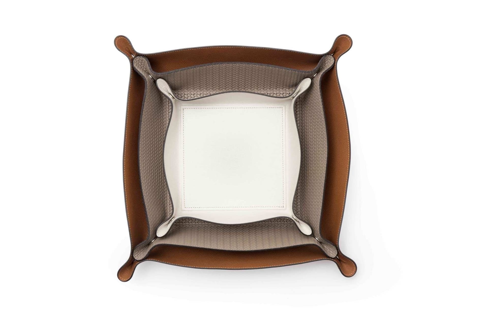 Pinetti
TRINKET
Leather pin tray — 5