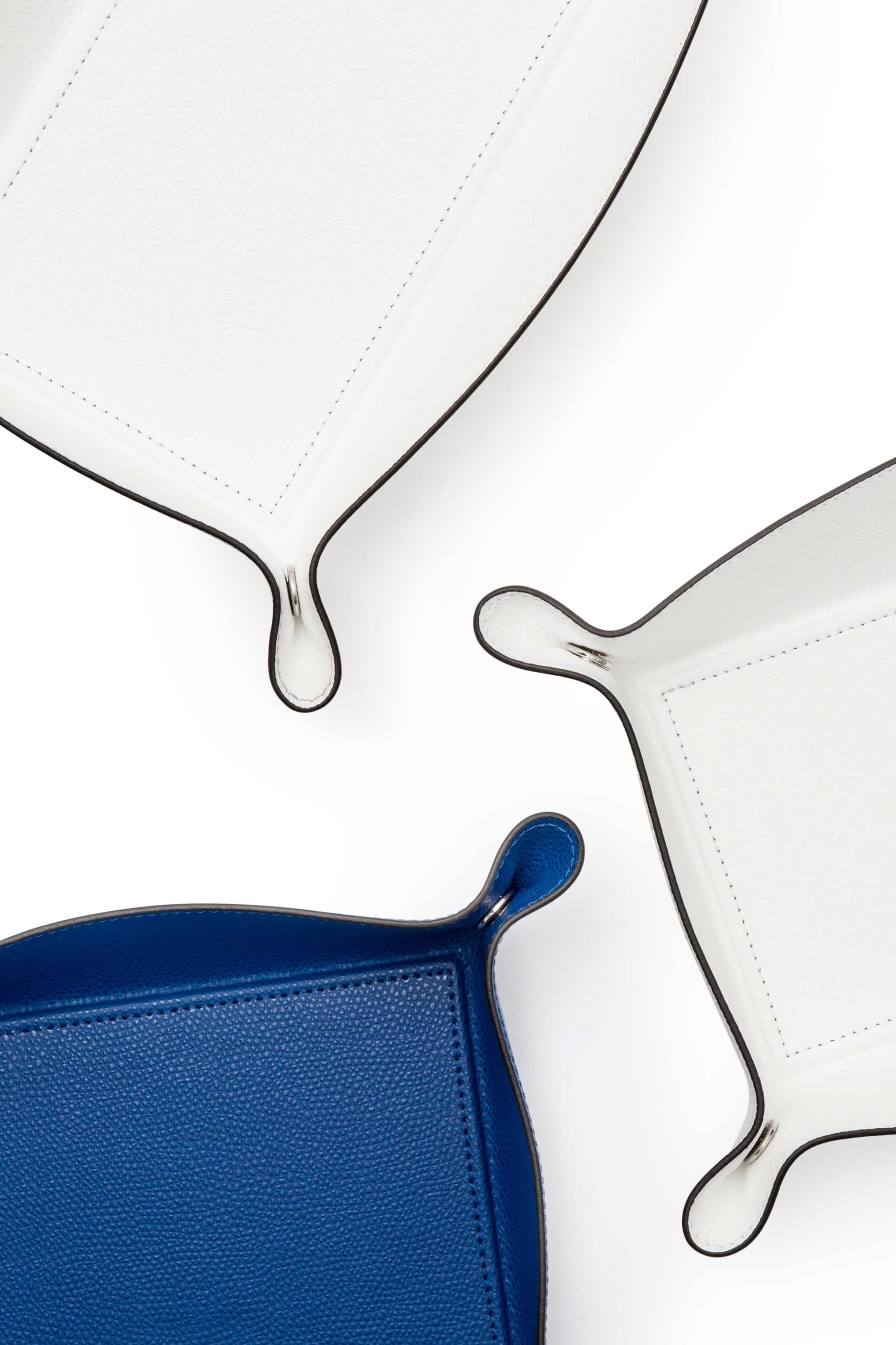 Pinetti
TRINKET
Leather pin tray — 10