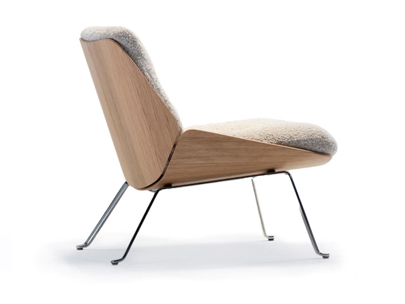 Prostoria
REI
Fabric easy chair — 1
