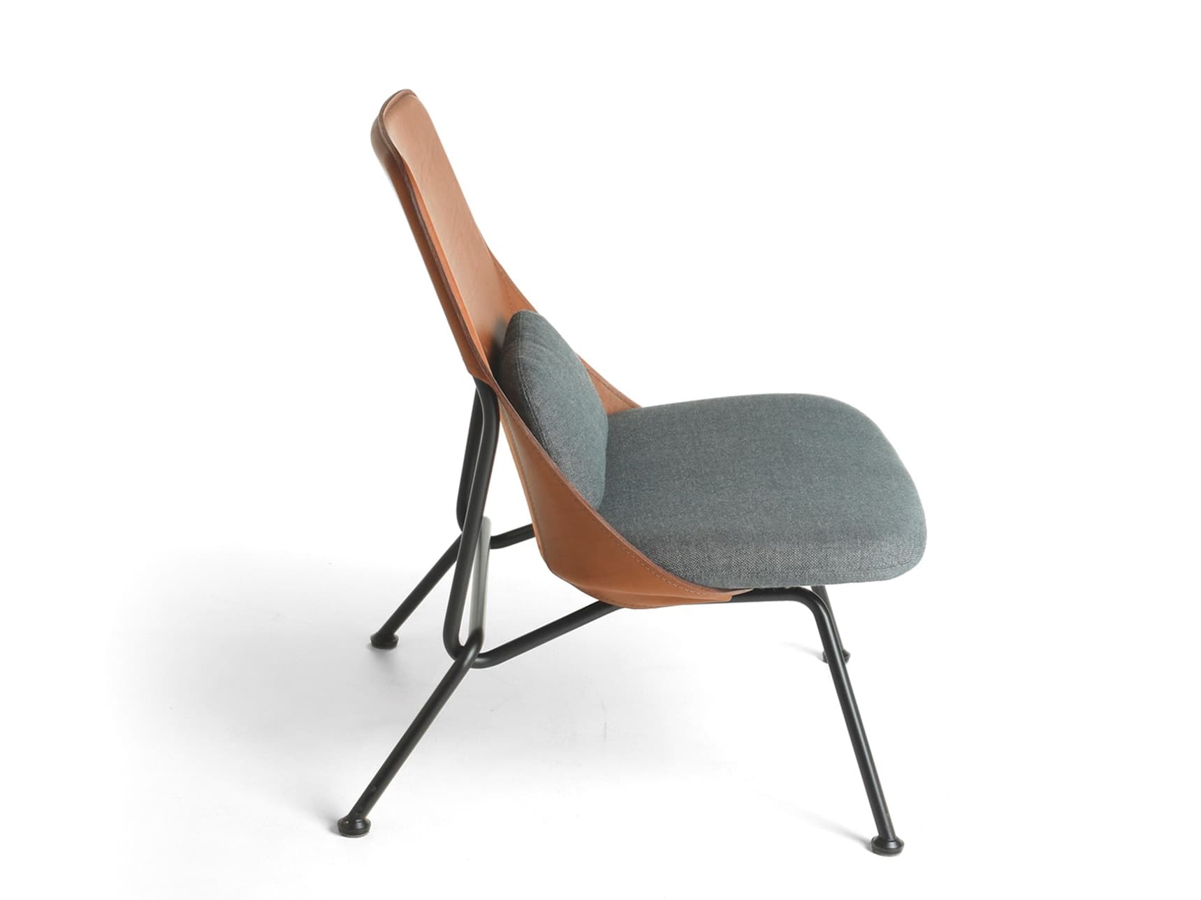 Prostoria
STRAIN
Easy chair — 2