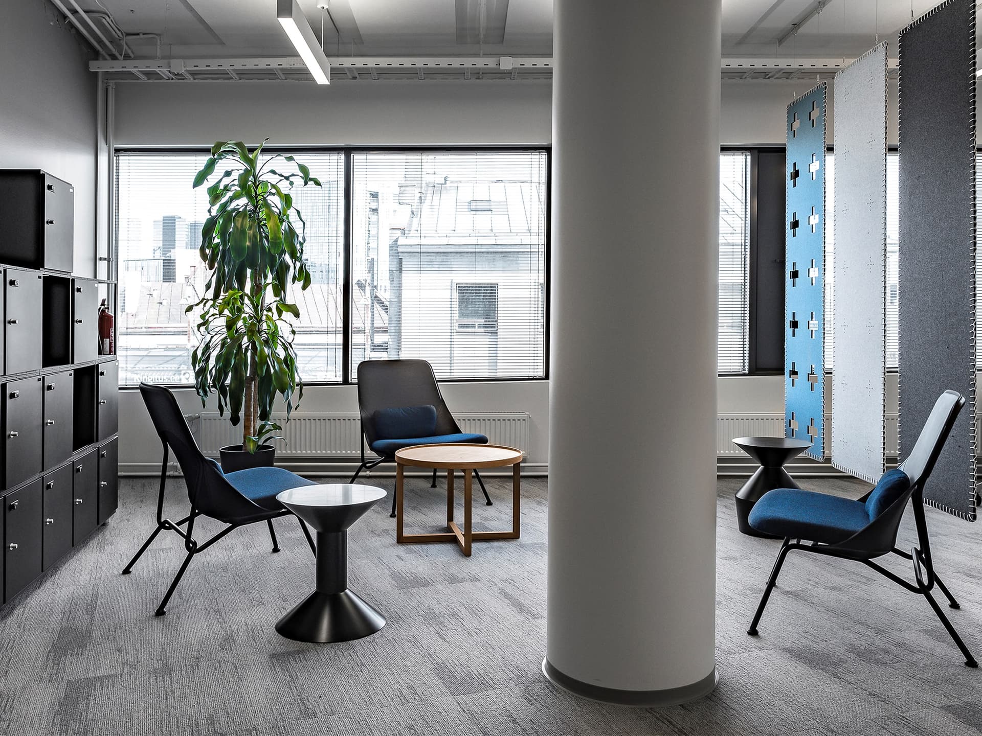 Prostoria
STRAIN
Easy chair — 8