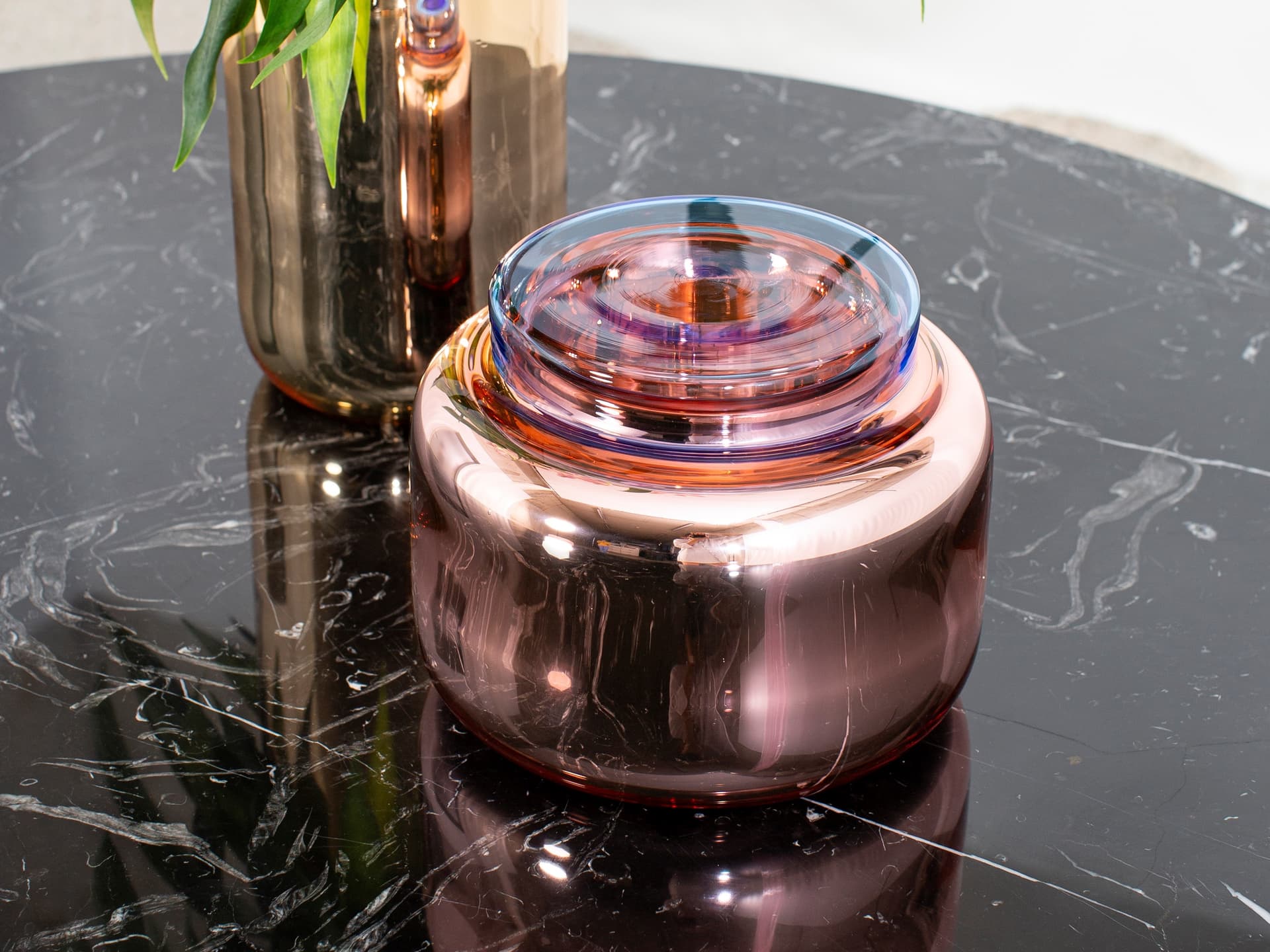 Pulpo
BENT
Round marble table — 7