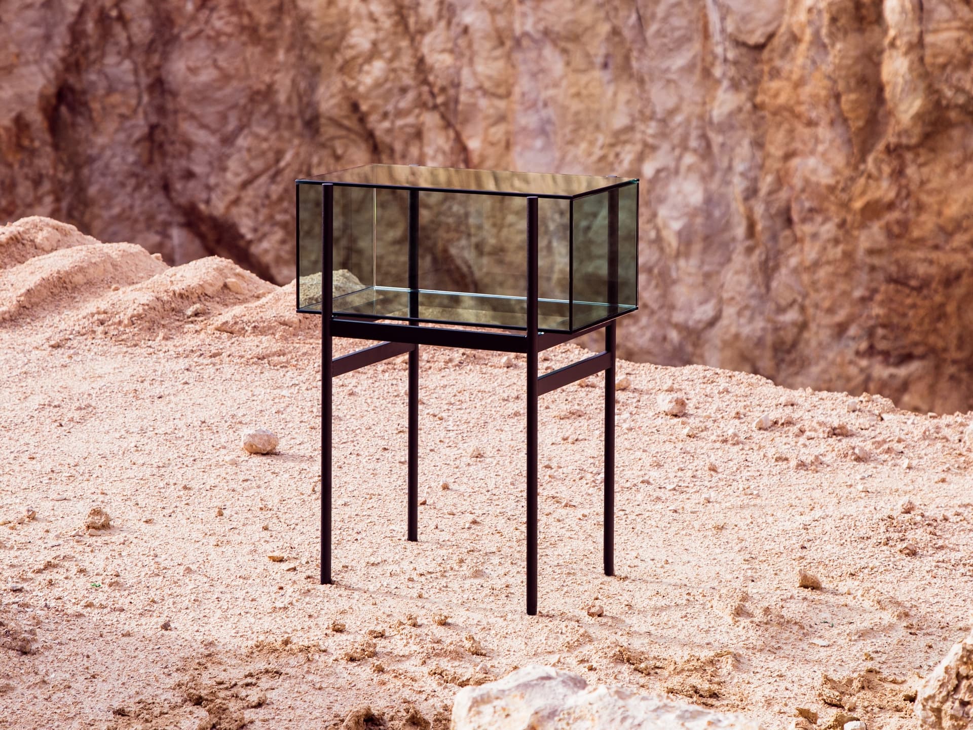 Pulpo
LYN MINI
Glass cabinet — 8