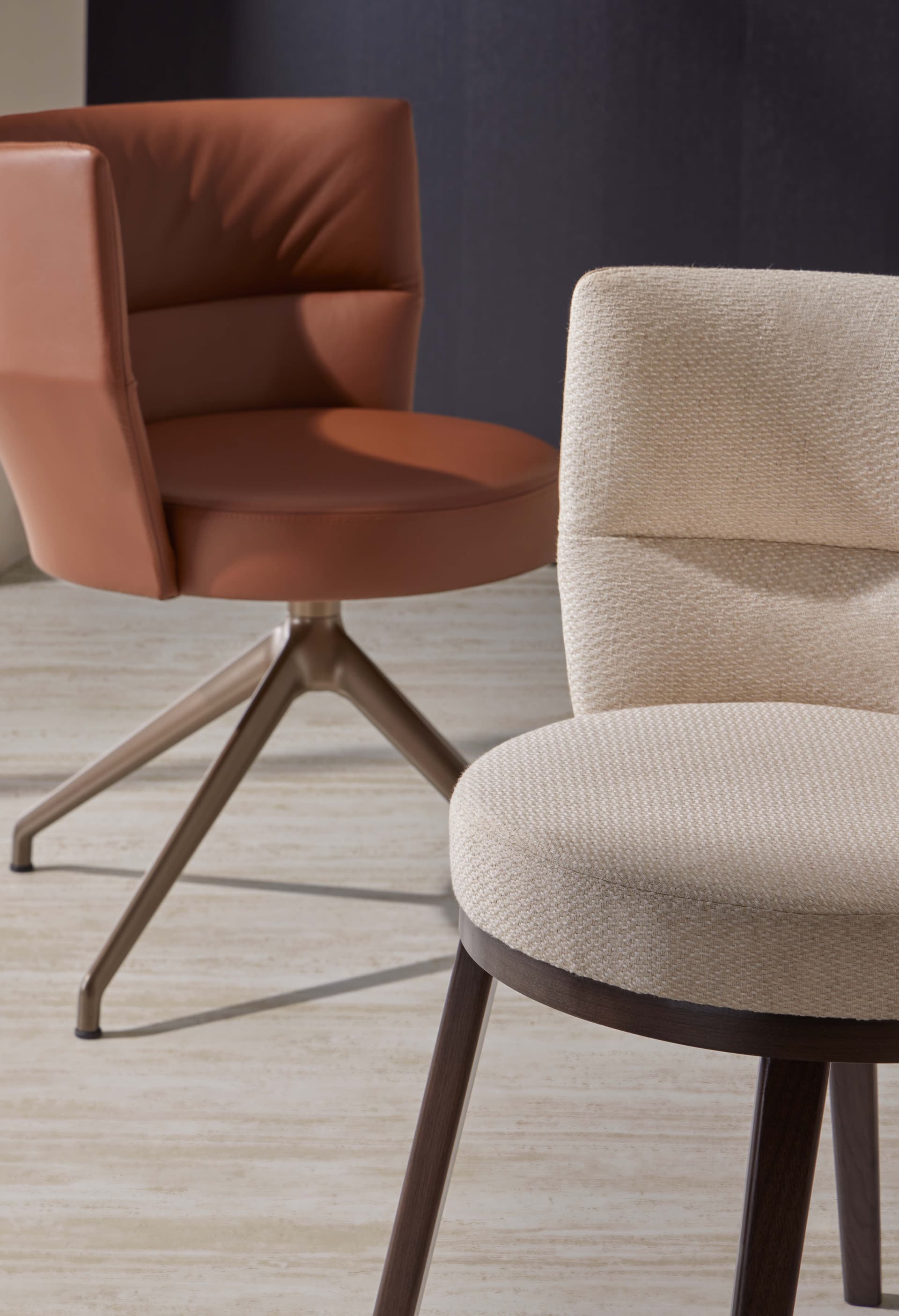 Punt
SENA
Chair with armrests — 8