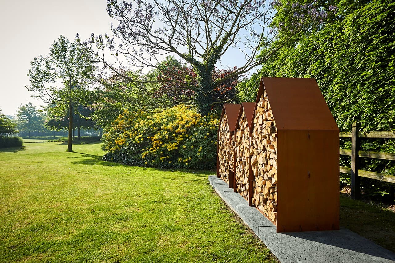 RB73
BRUGES
Corten™ Log holder — 8