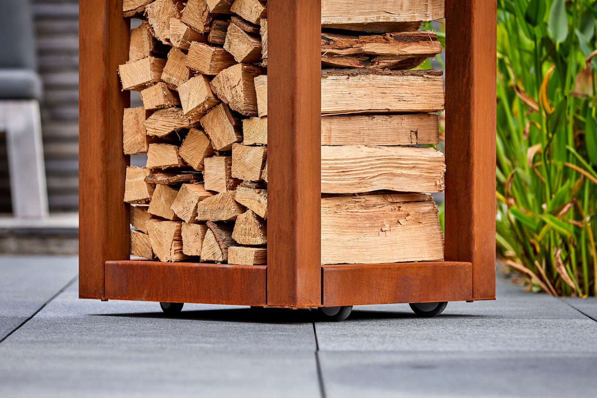 RB73
QUARUBOX
Corten™ Log holder — 4