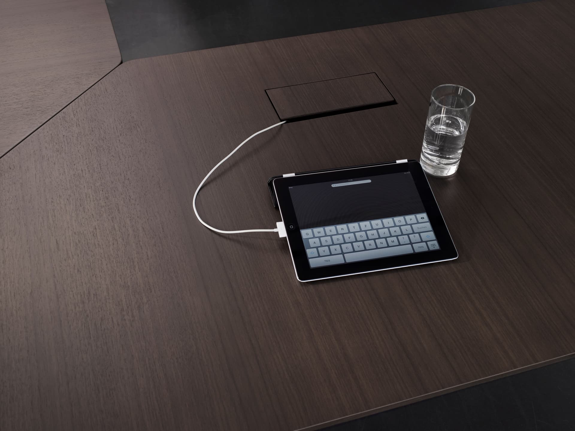 RENZ
TALK
Wooden meeting table — 12