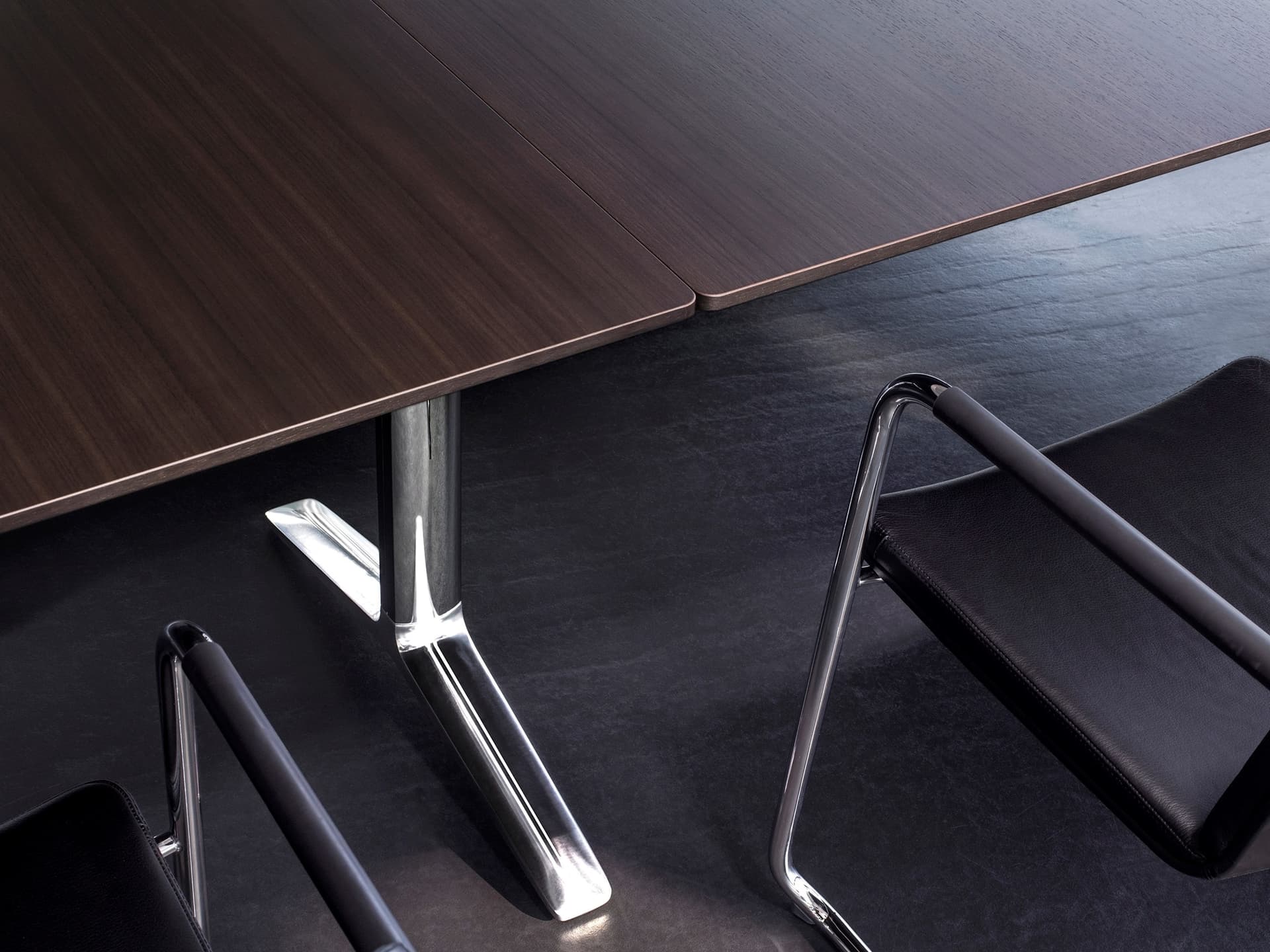 RENZ
TALK
Wooden meeting table — 13