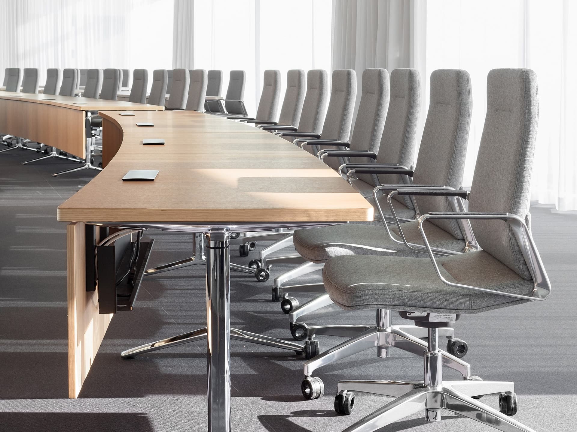 RENZ
TALK
Wooden meeting table — 9