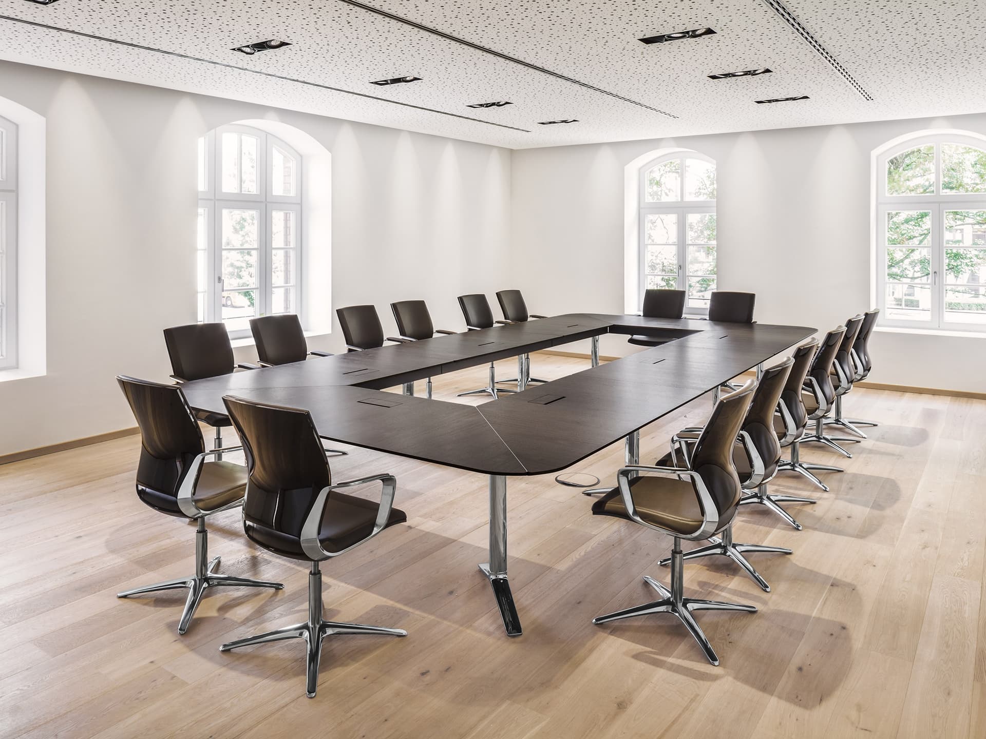 RENZ
TALK
Wooden meeting table — 10