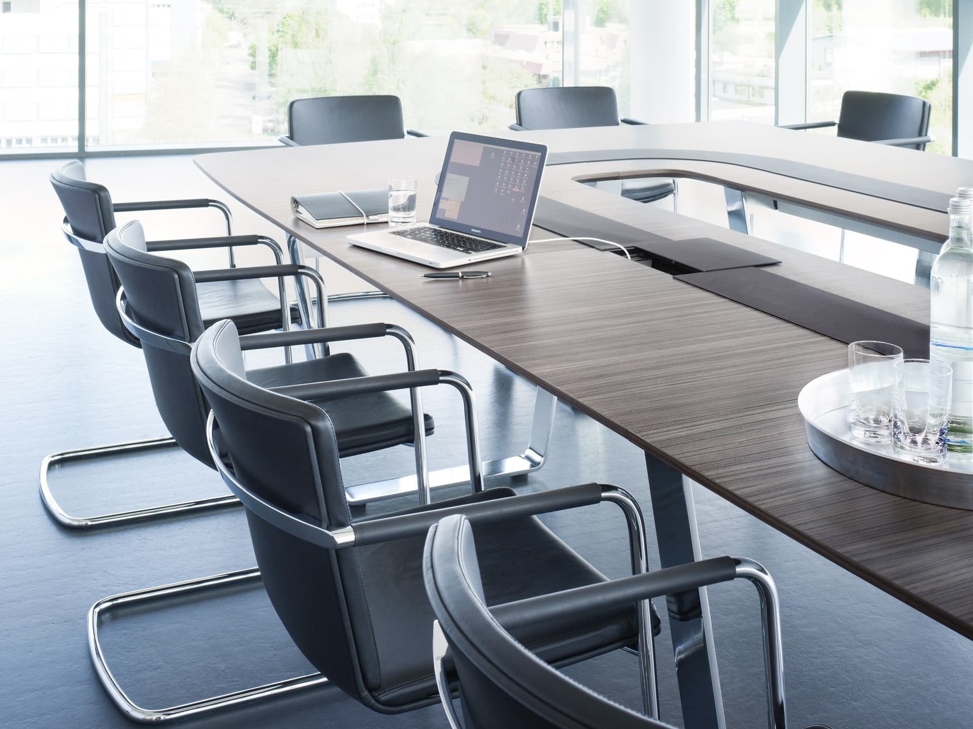 RENZ
TUNE
Wooden meeting table — 6