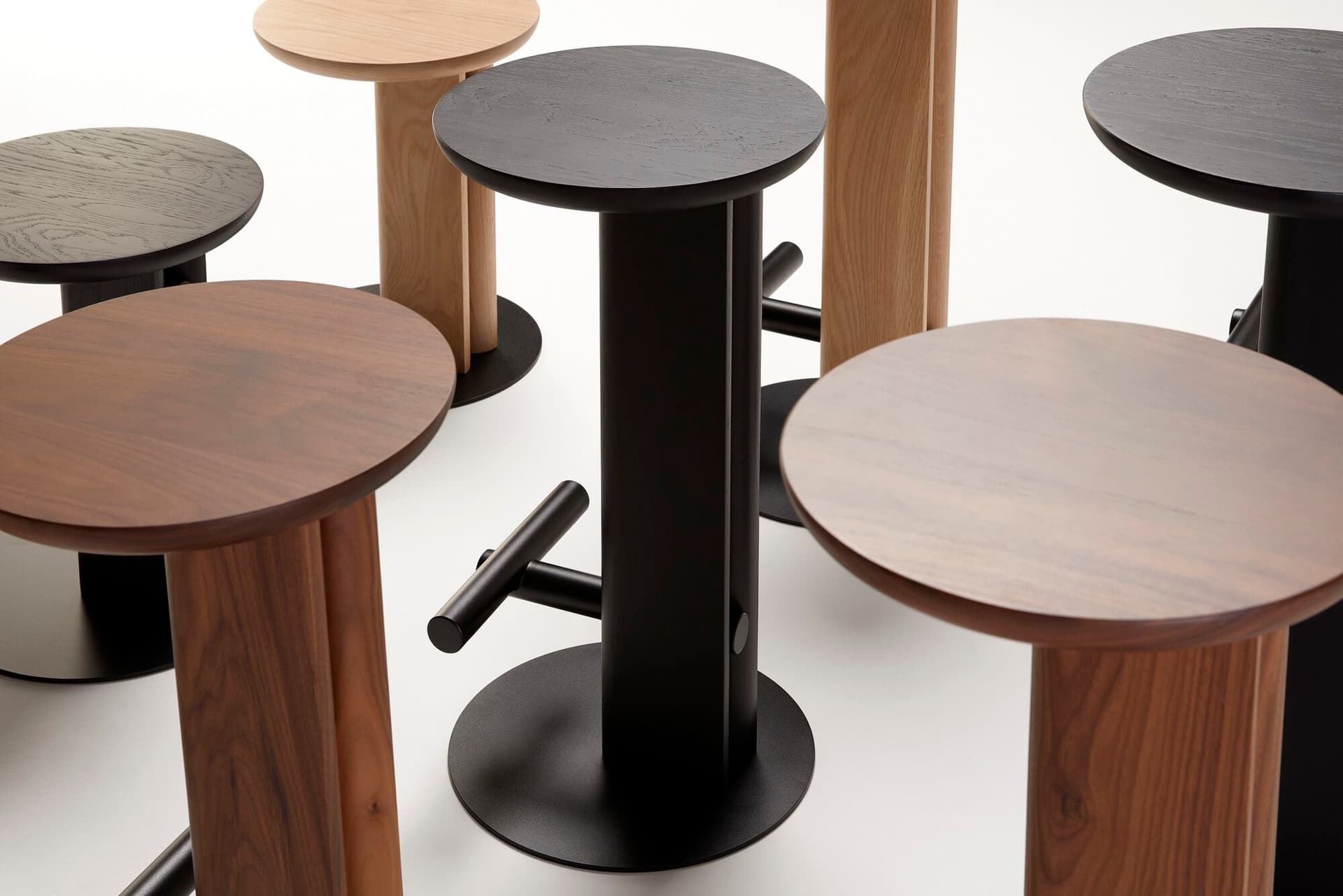 Ross Gardam
ROOK
Low oak stool — 8