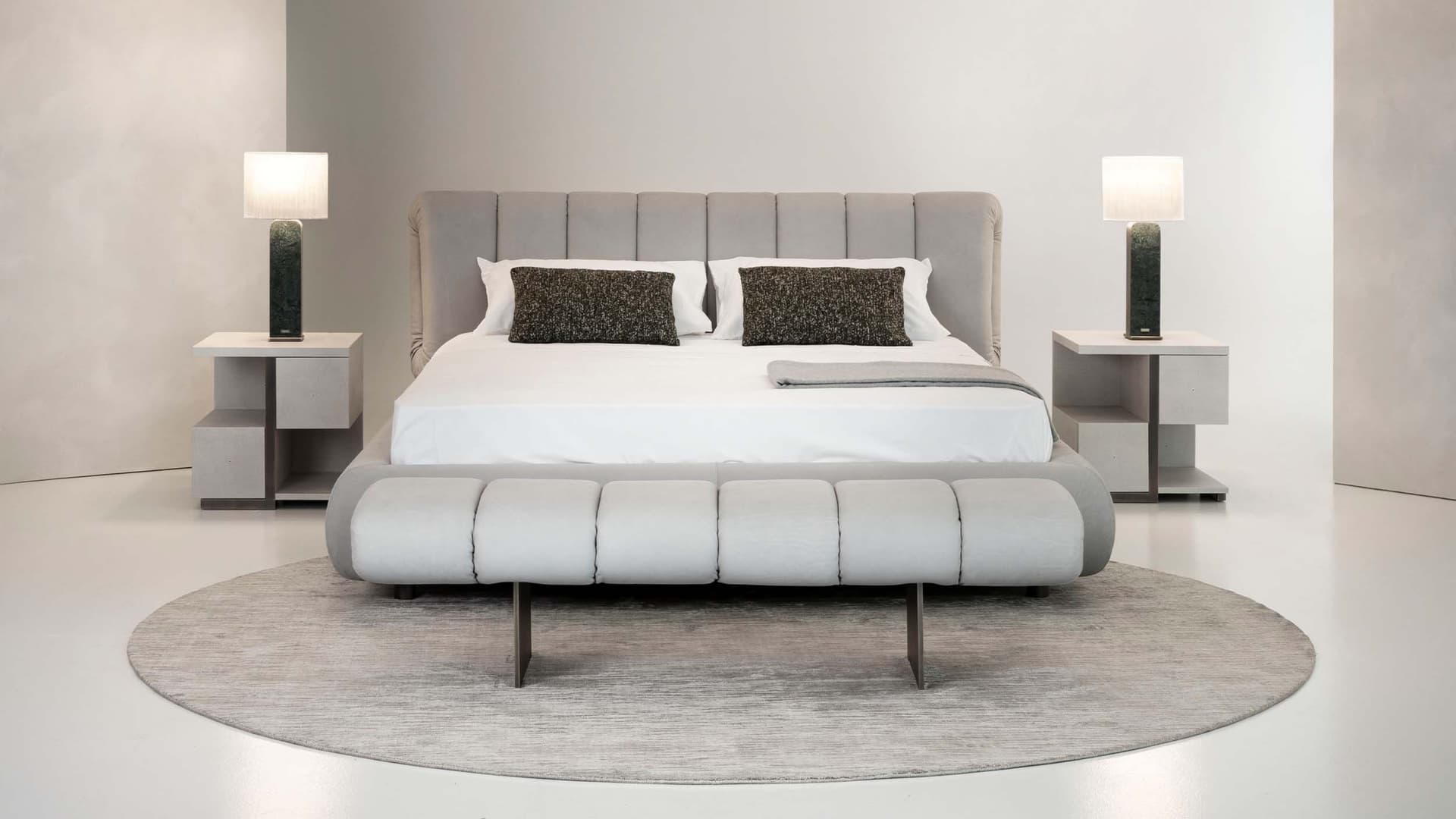 Rugiano
SNAKE
Upholstered bench — 3
