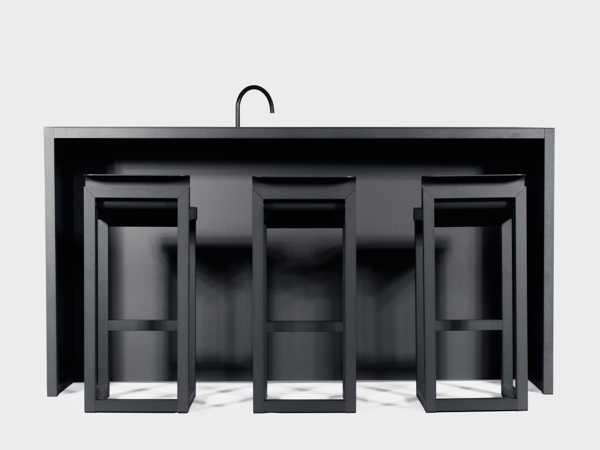 Sachi
M2
Aluminium bar counter — 3