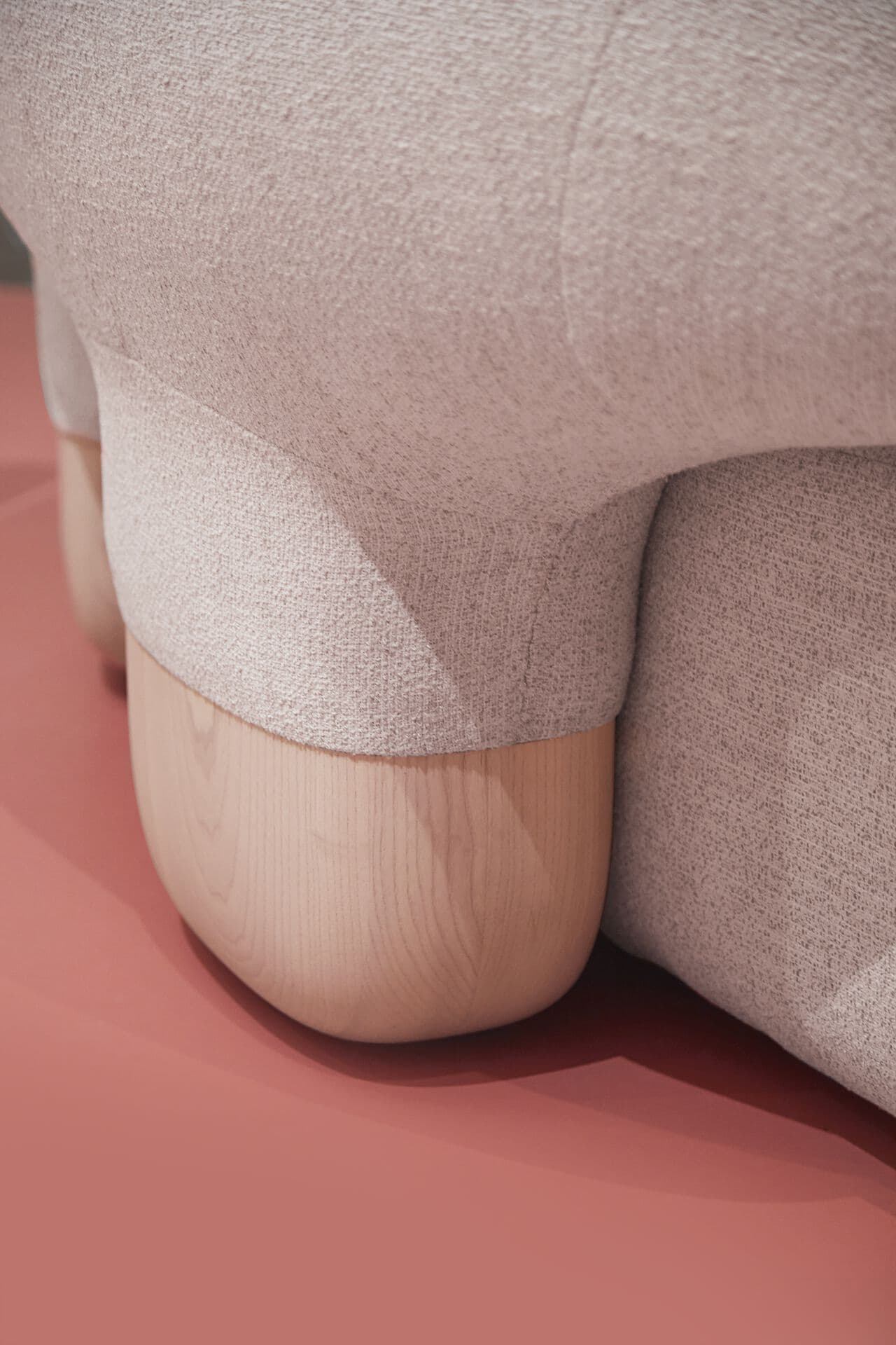 Secolo
ASAWA
Curved fabric sofa — 3