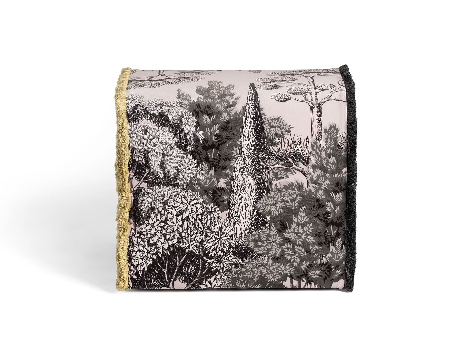 Sicis
SADDLE
Fabric pouf — 4