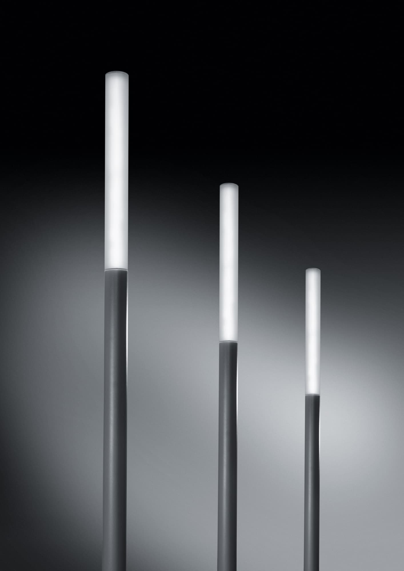 SIMES
CIGARETTE
Street lamp — 4