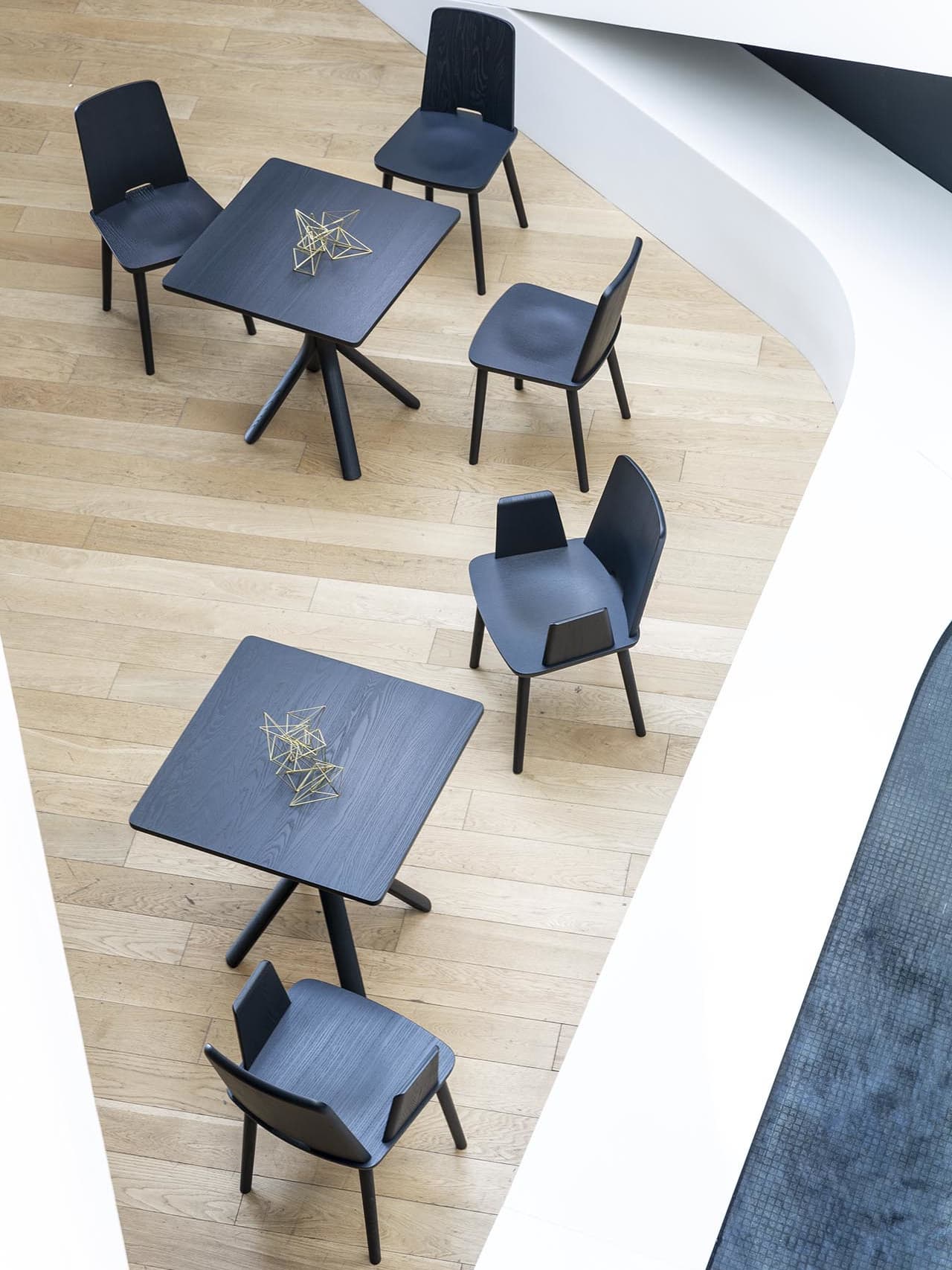 SIPA
TABLET
Ash chair — 8