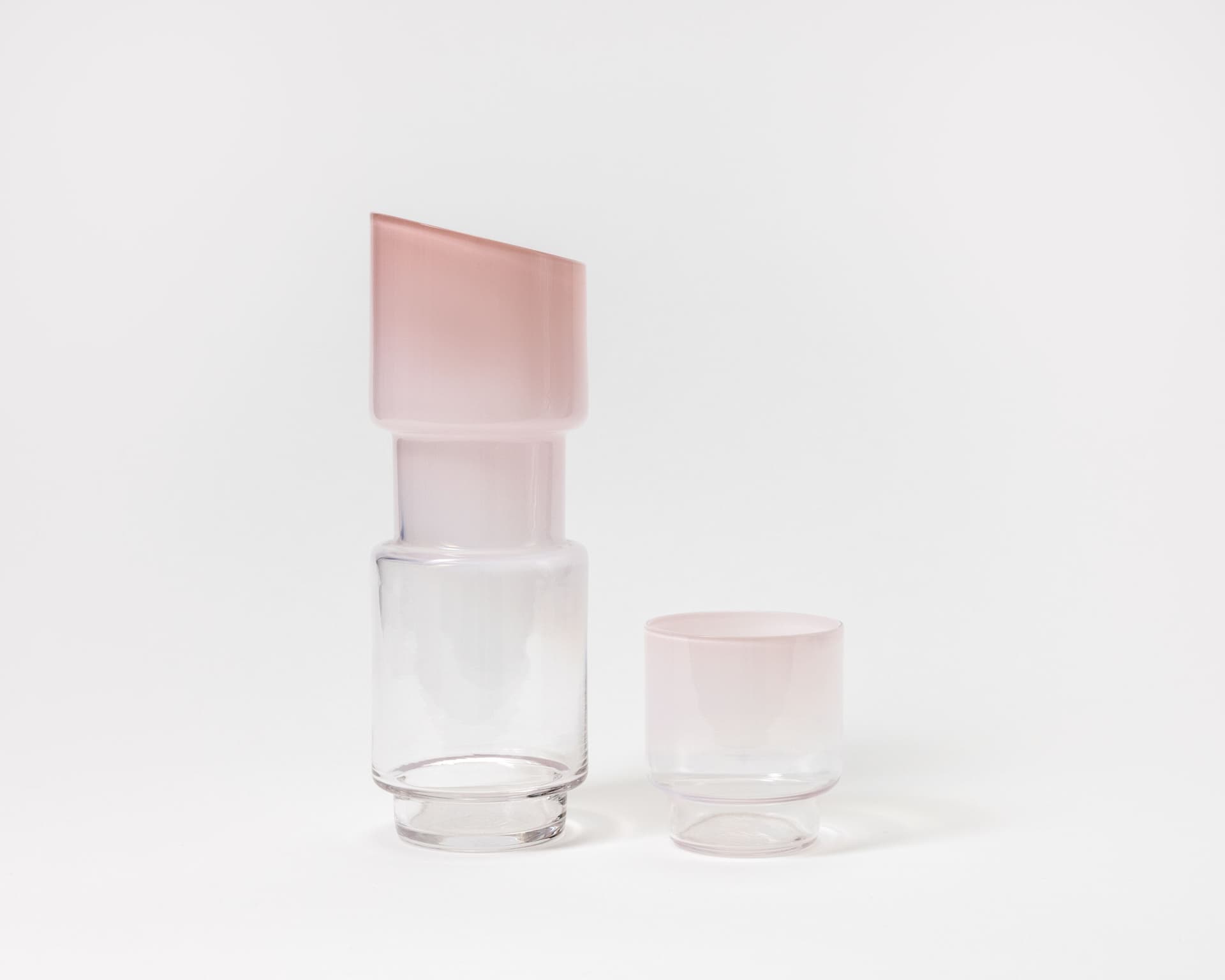 SkLO
FRAME
Blown glass decanter — 3