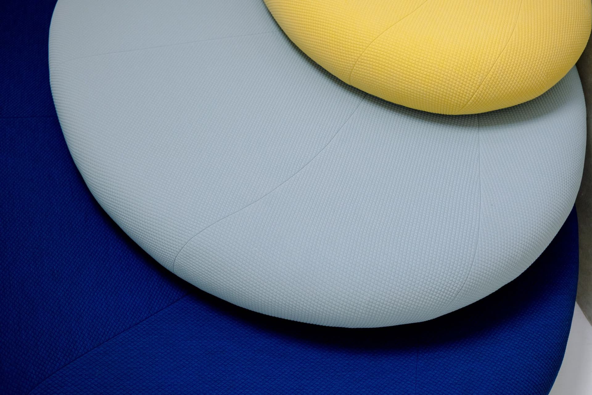Smarin
FLATS
Fabric pouf — 4