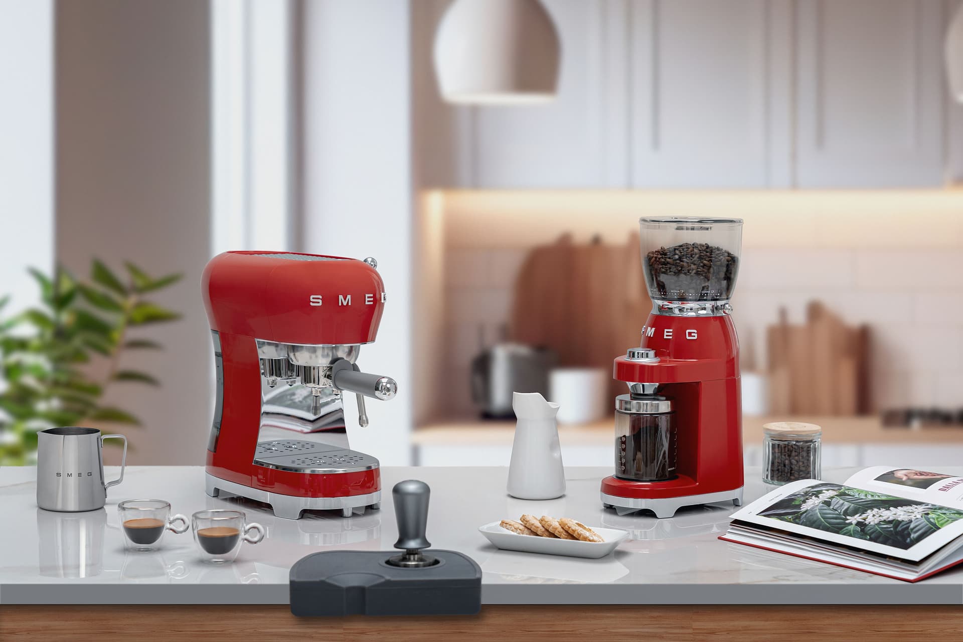 Smeg
ECF02
Coffee machine — 35
