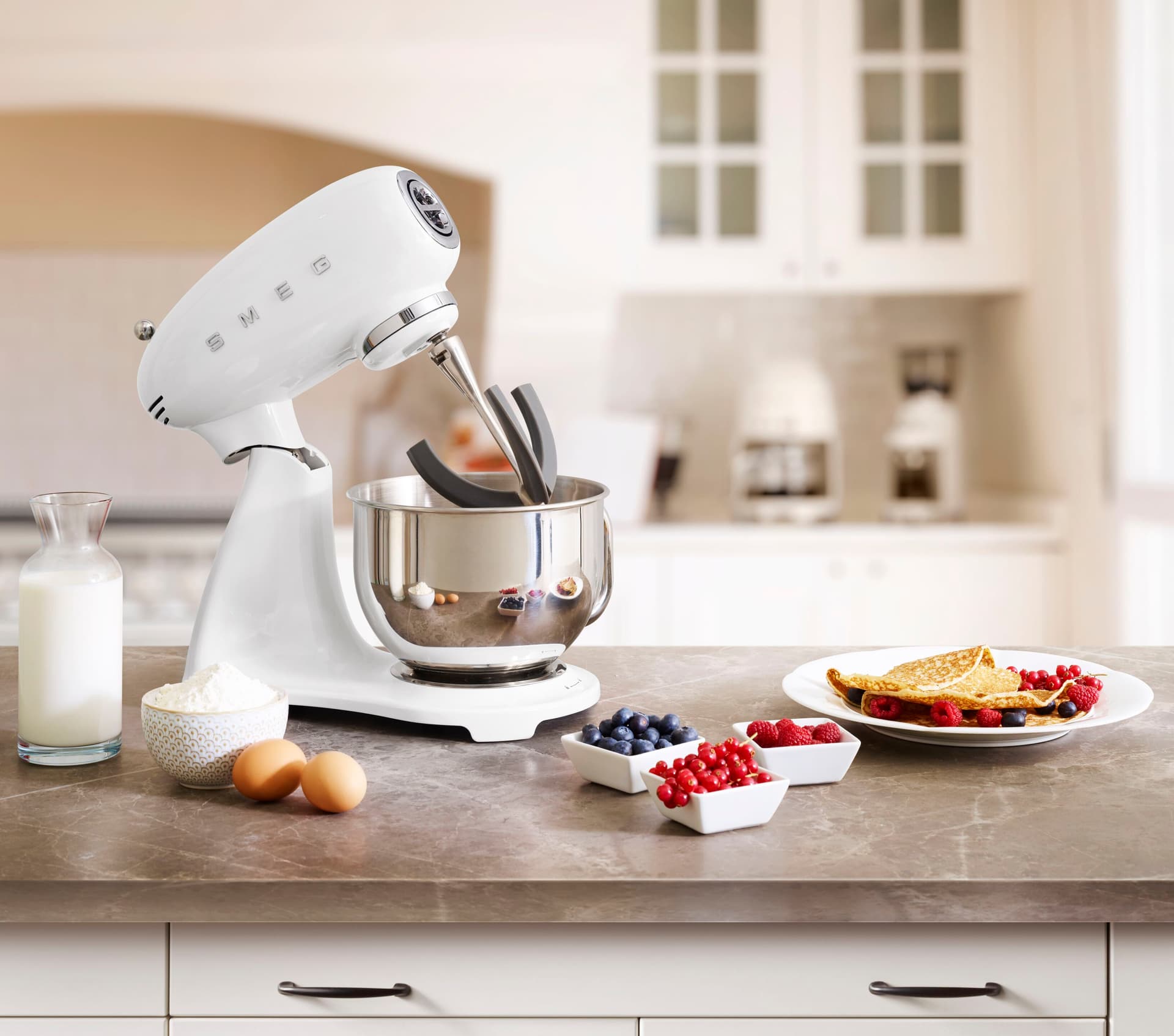 SMEG SMF05 - Настольный миксер — 9