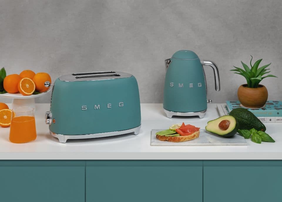 Smeg
TSF01
2 Slot Toaster — 6