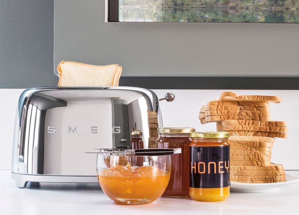 Smeg
TSF01
2 Slot Toaster — 9