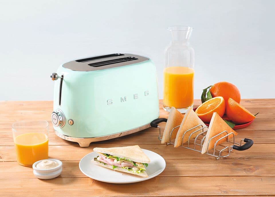 Smeg
TSF01
2 Slot Toaster — 10