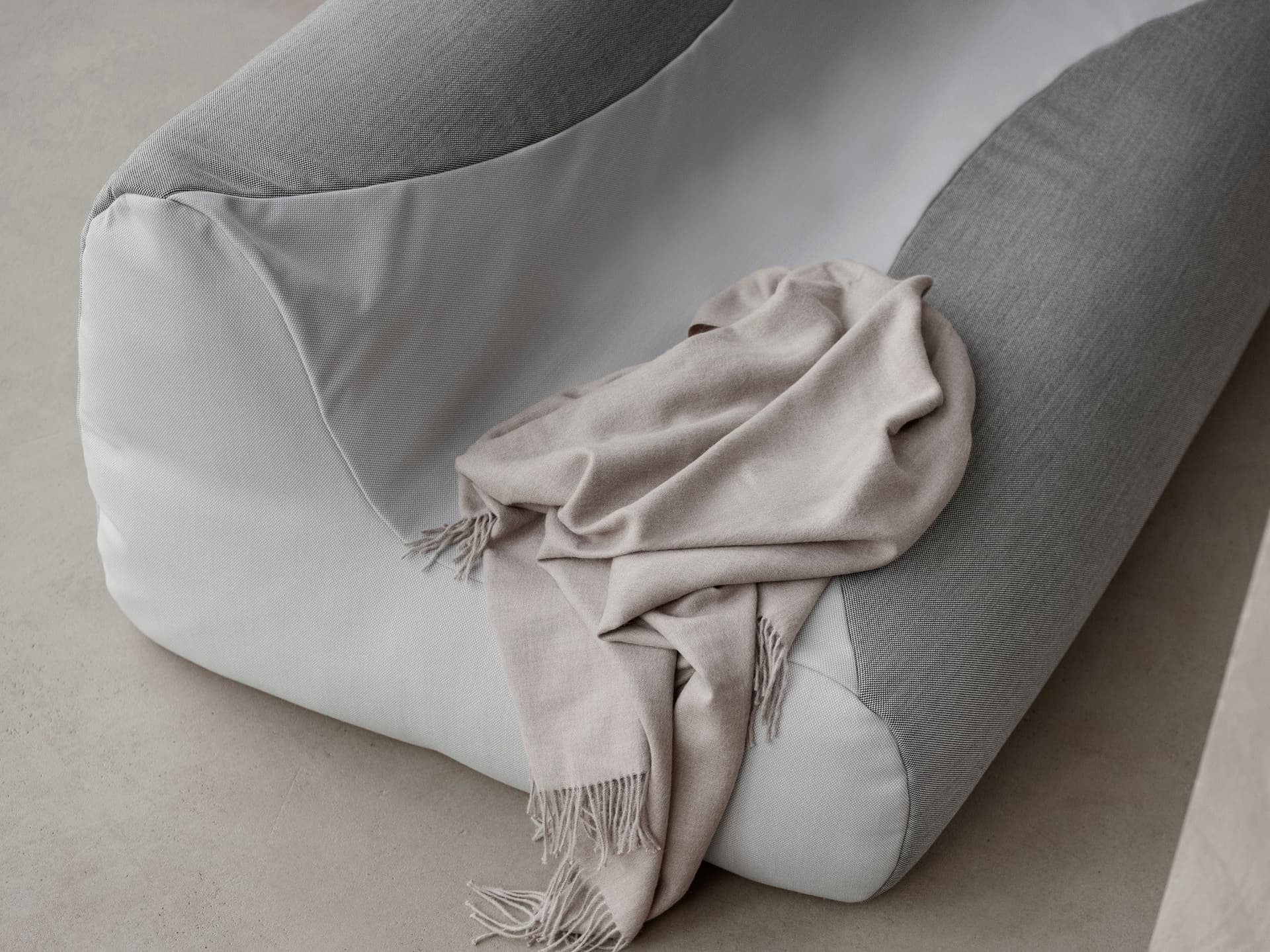 SOFTLINE
FLUID
Fabric sofa — 3