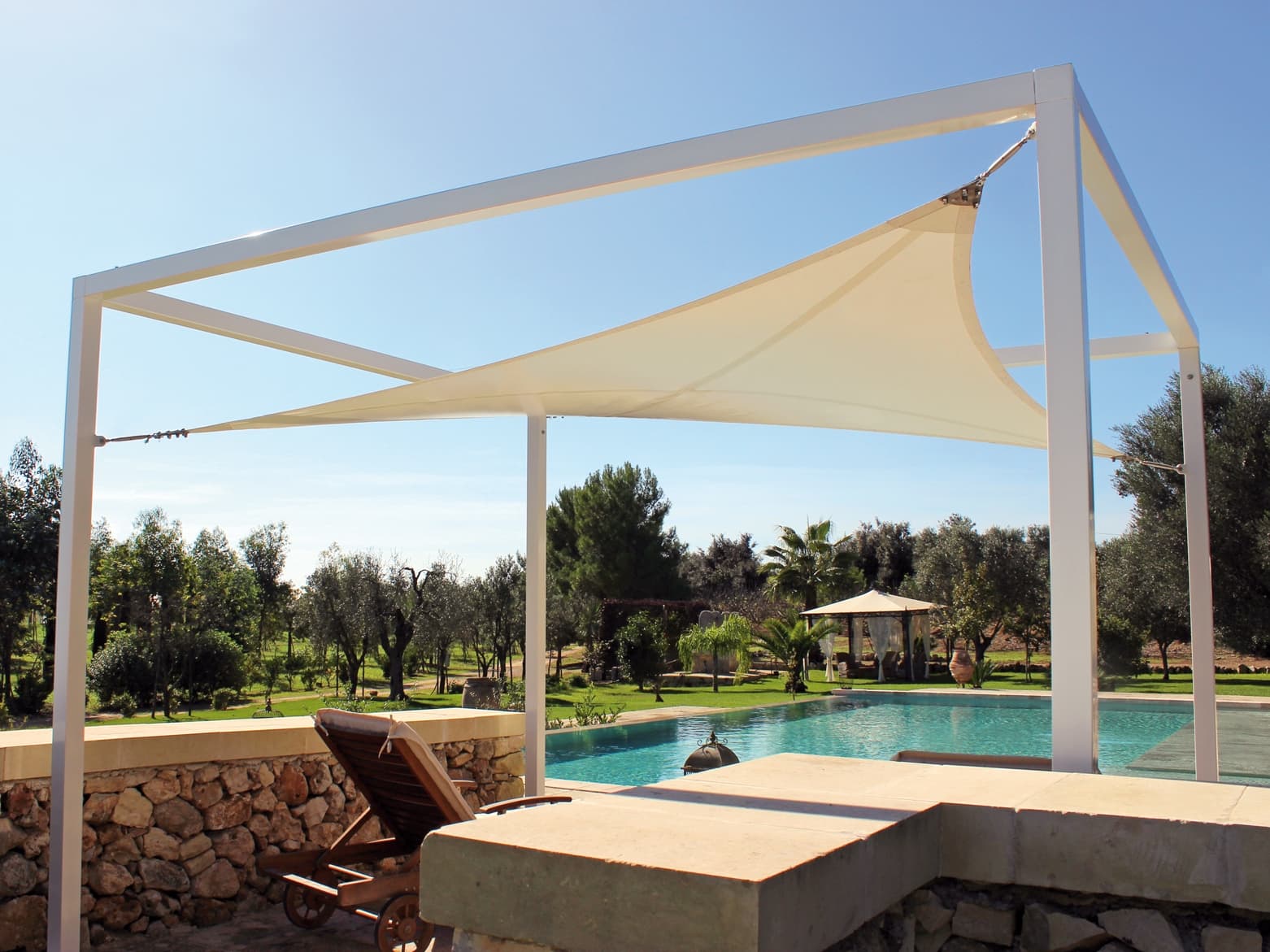 Sprech
IRIS
PVC shade sail — 1