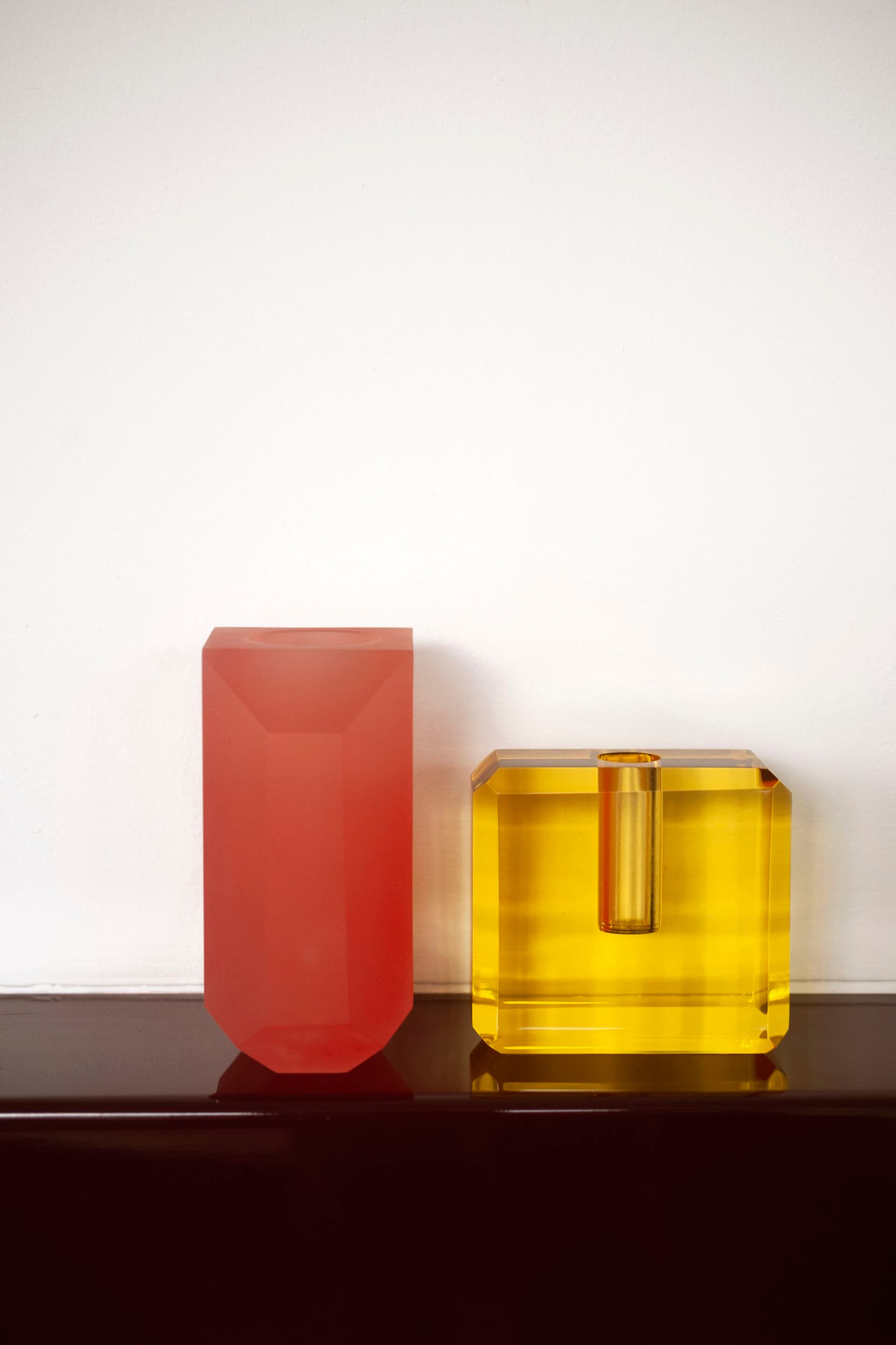Tacchini
REFRACT
Resin vase — 6