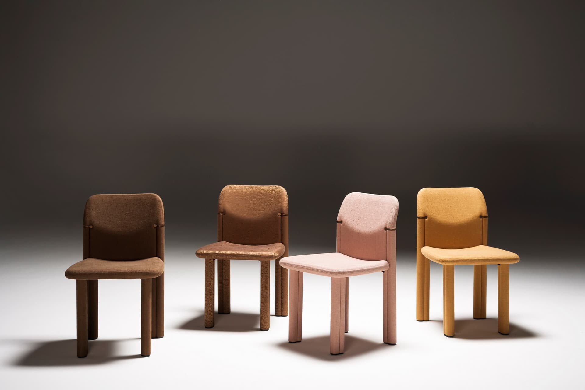 Tacchini
SEMPRONIA
Fabric chair