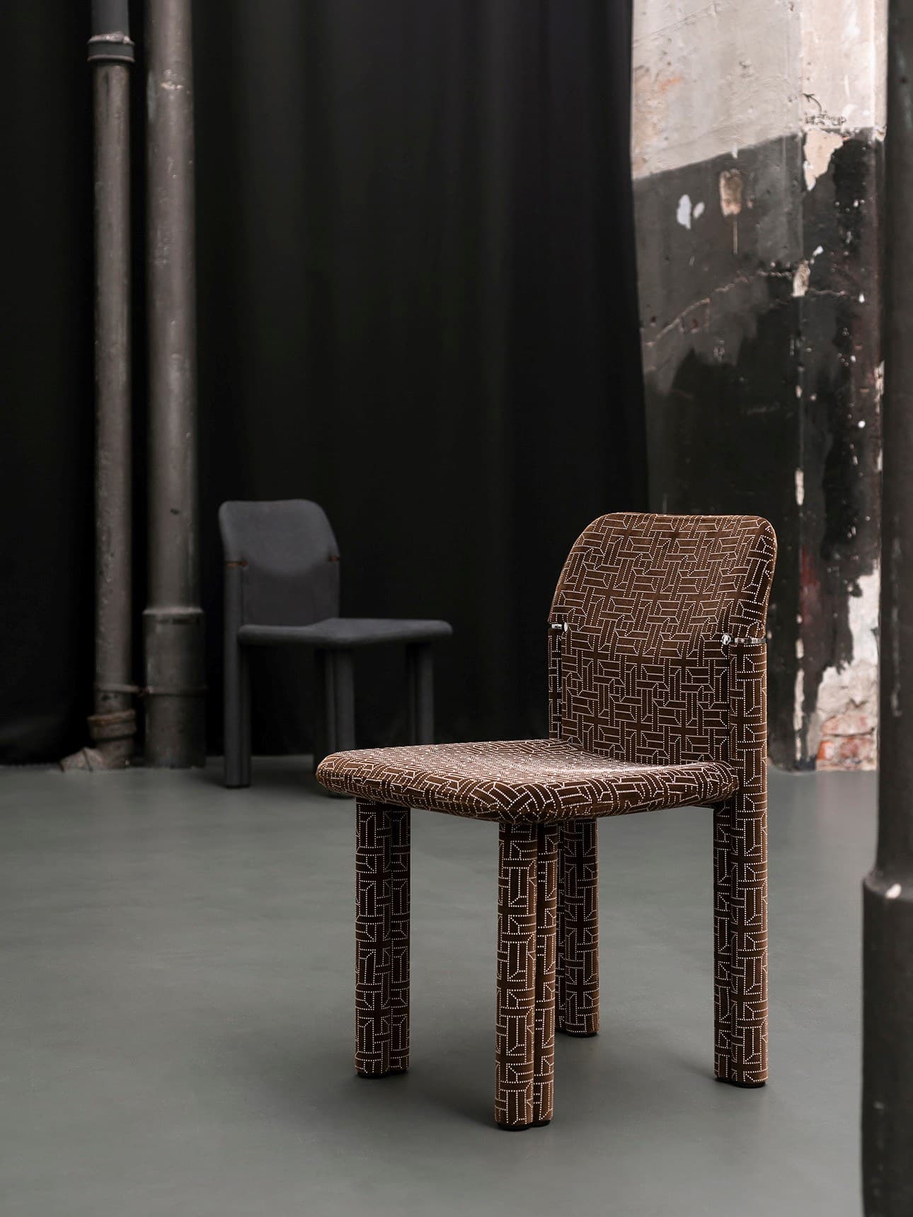 Tacchini
SEMPRONIA
Fabric chair — 6